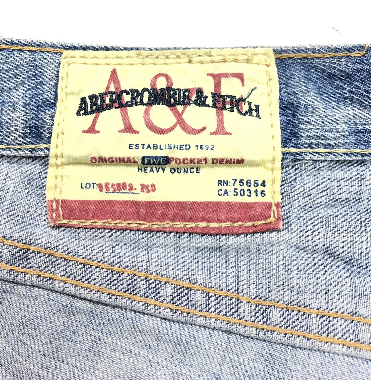 Abercrombie & Fitch × Vintage VINTAGE A&F LIGHT BLUE WASH DISTRESSED DENIM Size US 32 / EU 48 - 6 Thumbnail
