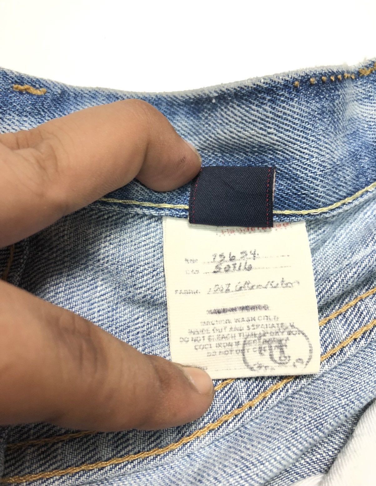 Abercrombie & Fitch × Vintage VINTAGE A&F LIGHT BLUE WASH DISTRESSED DENIM Size US 32 / EU 48 - 8 Thumbnail