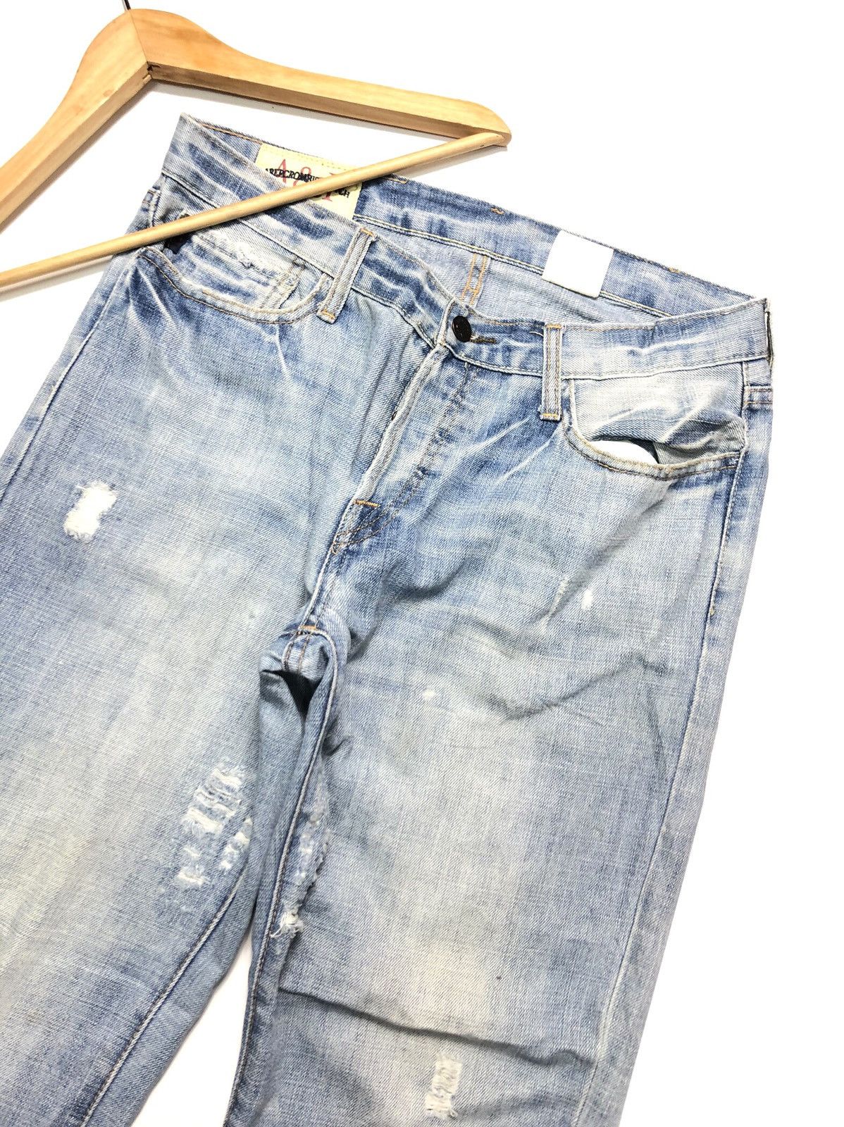 Abercrombie & Fitch × Vintage VINTAGE A&F LIGHT BLUE WASH DISTRESSED DENIM Size US 32 / EU 48 - 1 Thumbnail