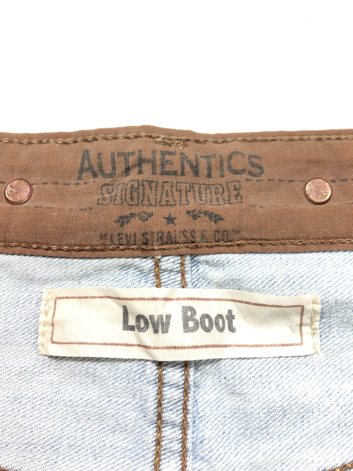 Levi's × Vintage VINTAGE 90s LEVIS LOW BOOT LIGHT BLUE WASH DISTRESSED DENIM Size US 30 / EU 46 - 4 Thumbnail
