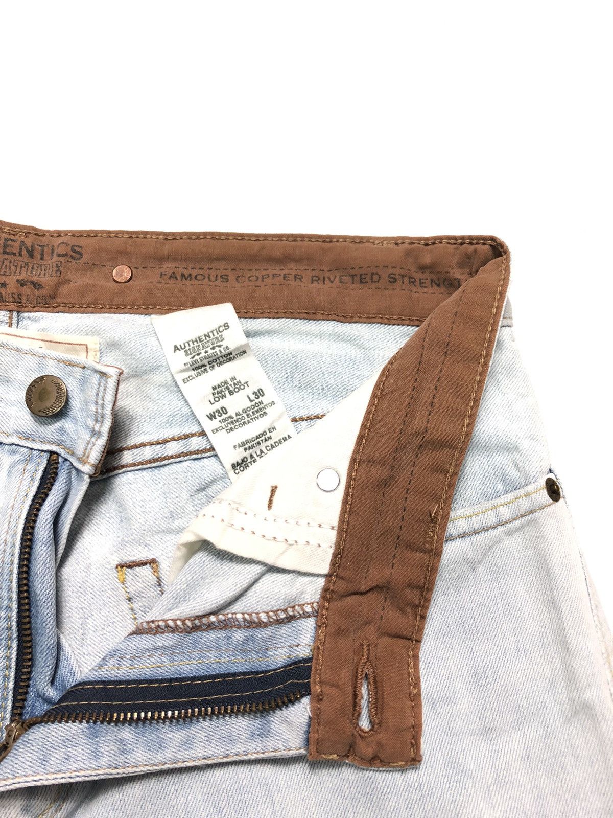 Levi's × Vintage VINTAGE 90s LEVIS LOW BOOT LIGHT BLUE WASH DISTRESSED DENIM Size US 30 / EU 46 - 3 Thumbnail