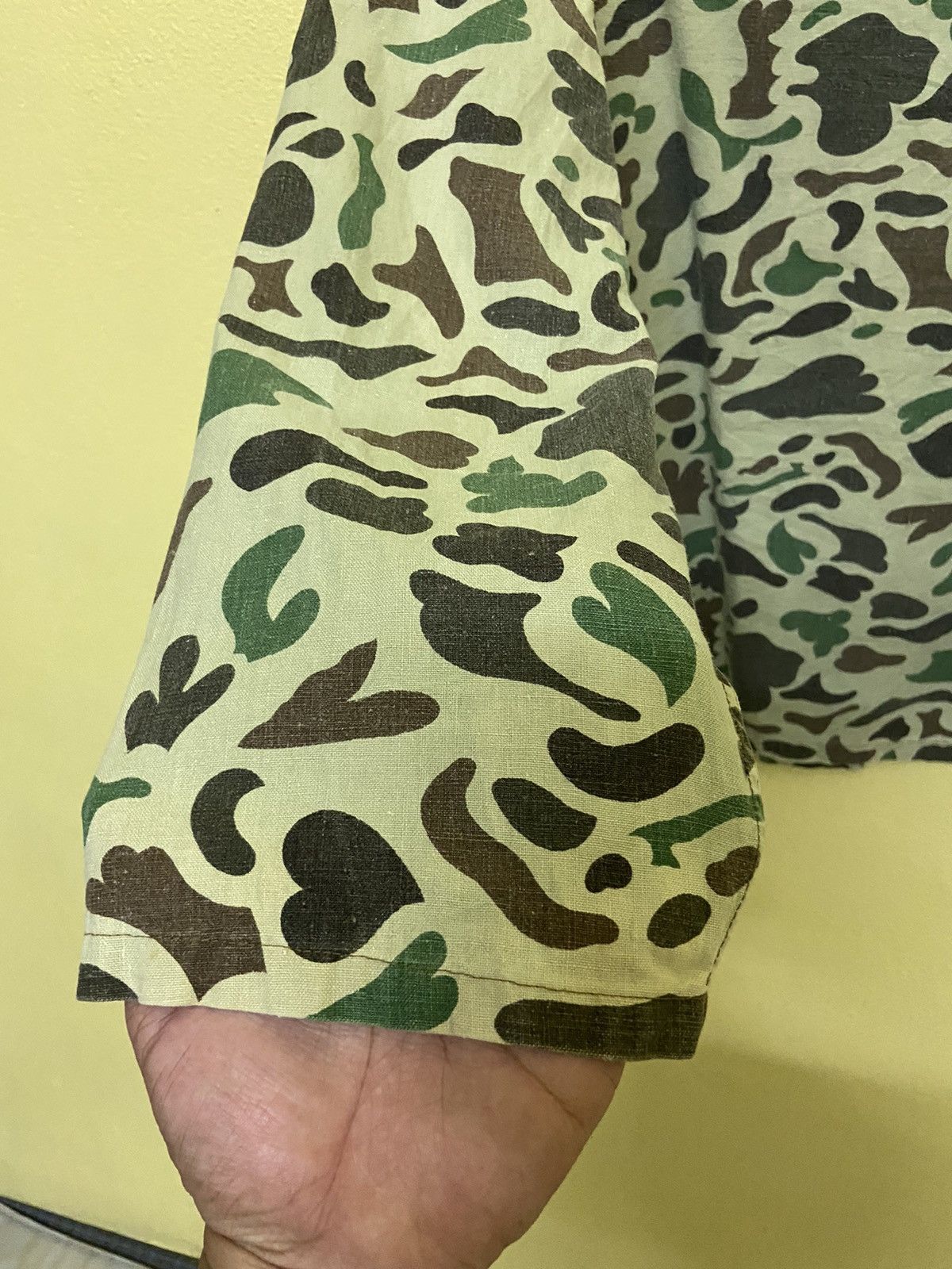 Vintage VINTAGE CAMOUFLAGE ARMY JACKET Size US L / EU 52-54 / 3 - 4 Thumbnail