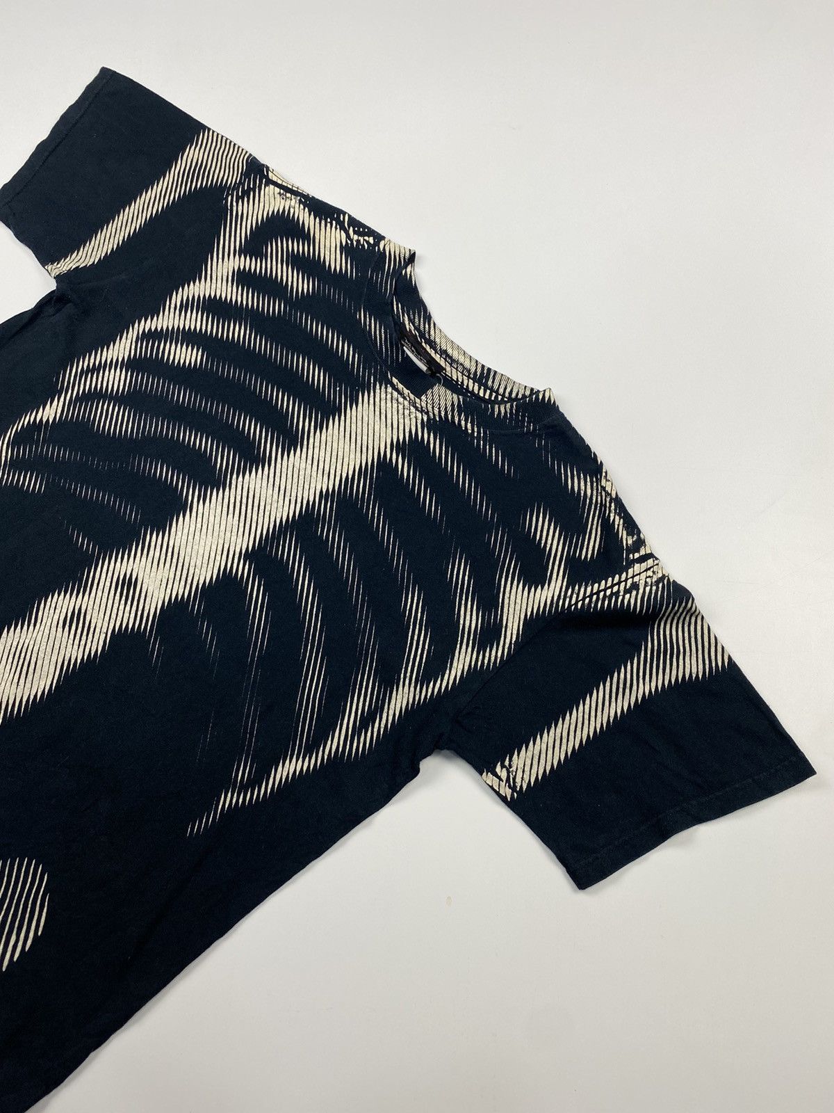 Band Tees × Nirvana Fender Overprint Guitar Bones Horror Gothic Size US L / EU 52-54 / 3 - 3 Thumbnail
