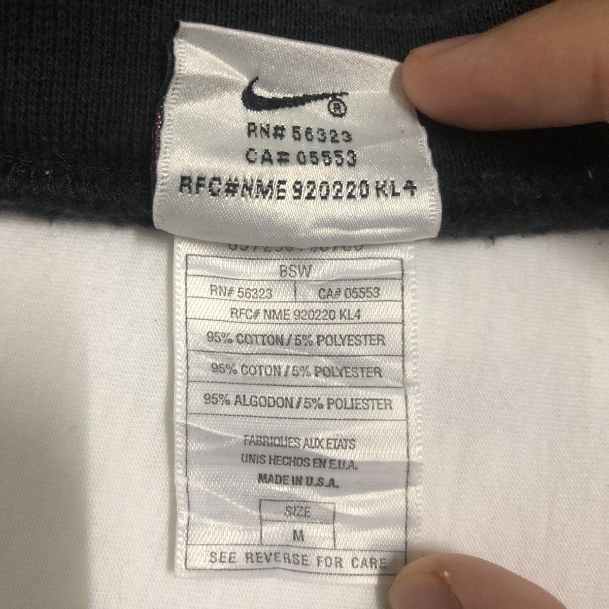Nike Vintage 90s nike big swoosh crewneck Size US M / EU 48-50 / 2 - 10 Thumbnail