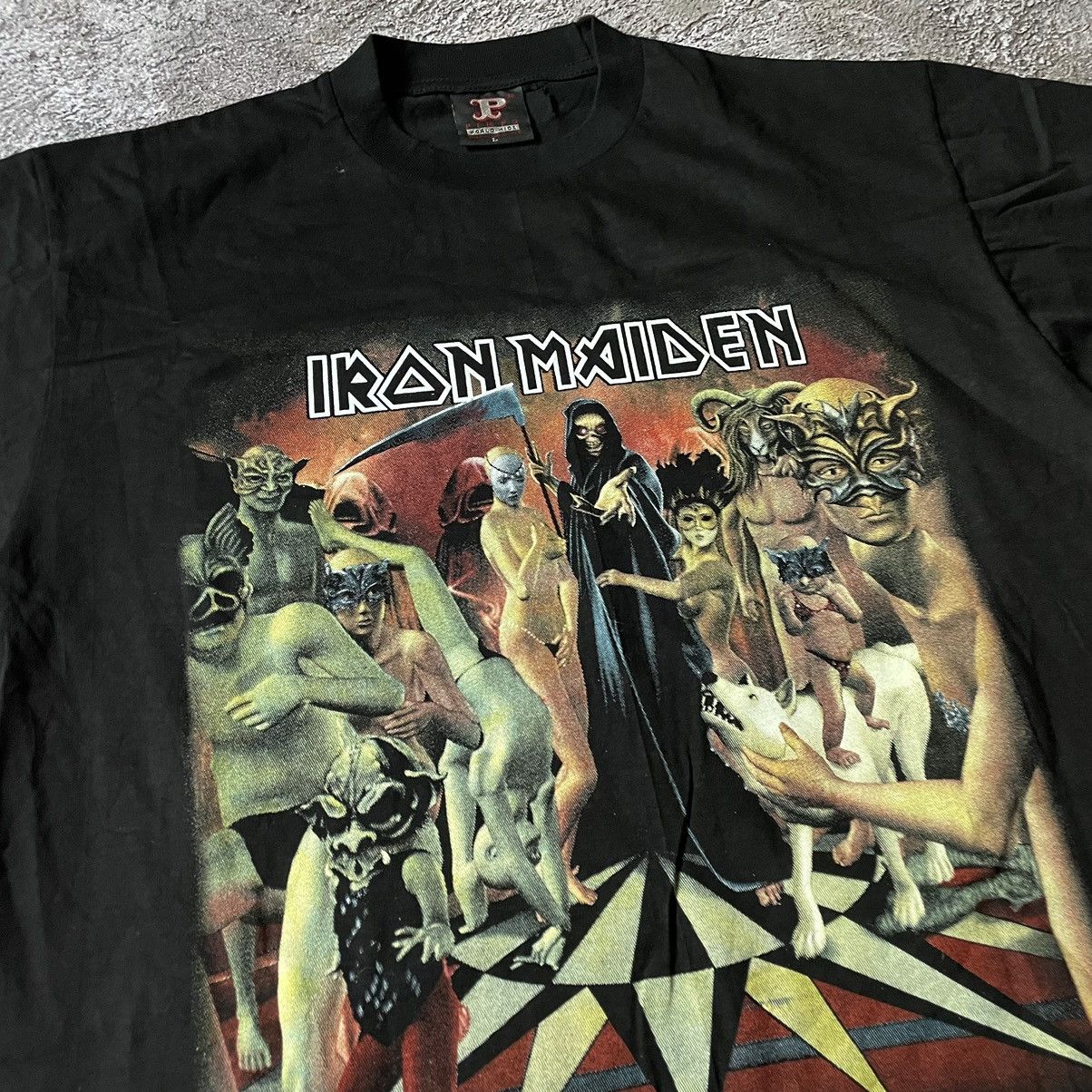 Band Tees Vintage 90s IRON MAIDEN Face Blood DEAD Creepy Horror Tee Size US XL / EU 56 / 4 - 6 Thumbnail