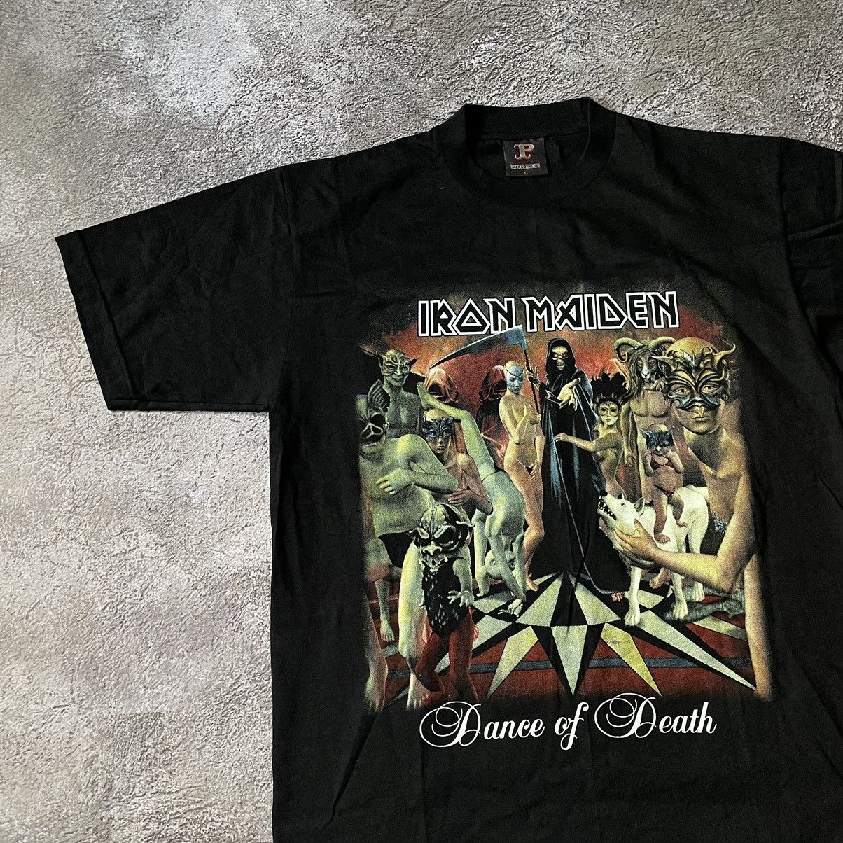 Band Tees Vintage 90s IRON MAIDEN Face Blood DEAD Creepy Horror Tee Size US XL / EU 56 / 4 - 4 Thumbnail