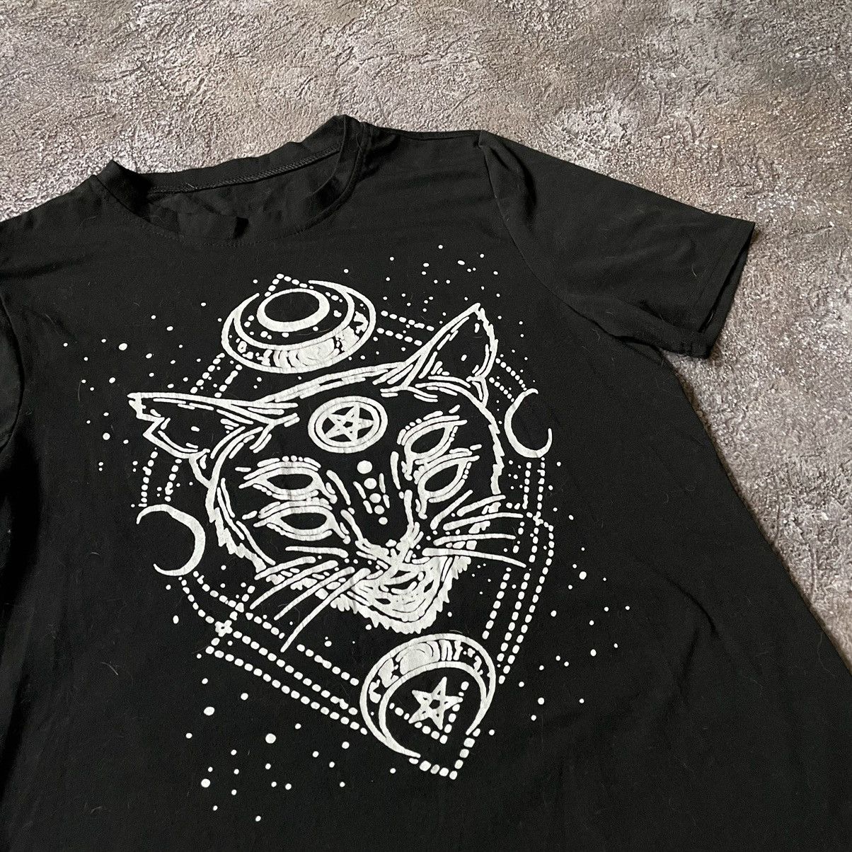 Vintage Vintage Y2K Occult Cat Graphic Tee Dark Grunge Streetwear M Size US M / EU 48-50 / 2 - 5 Thumbnail