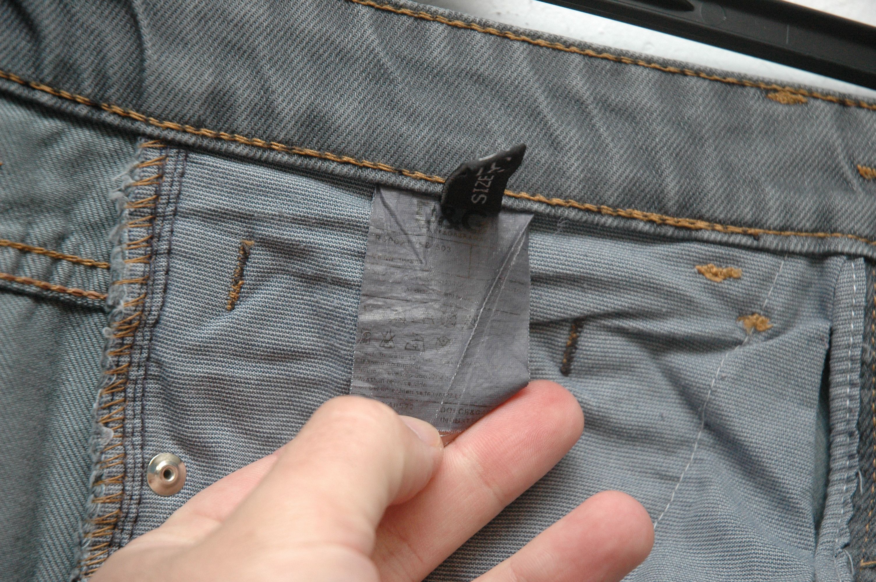 Dolce & Gabbana Vintage Dolce Gabbana Distressed Denim Made in Italy Size US 31 - 14 Thumbnail