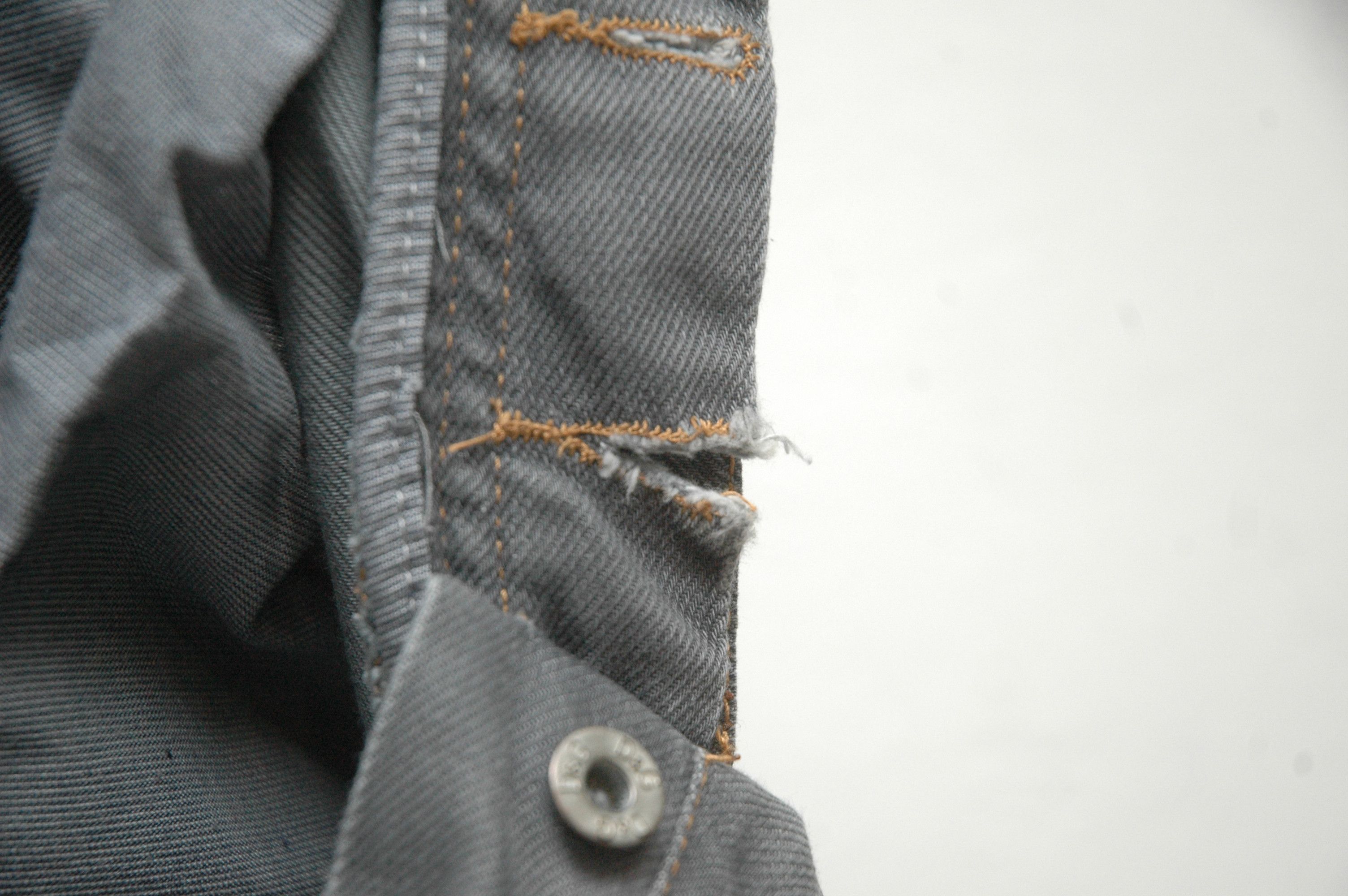 Dolce & Gabbana Vintage Dolce Gabbana Distressed Denim Made in Italy Size US 31 - 16 Thumbnail