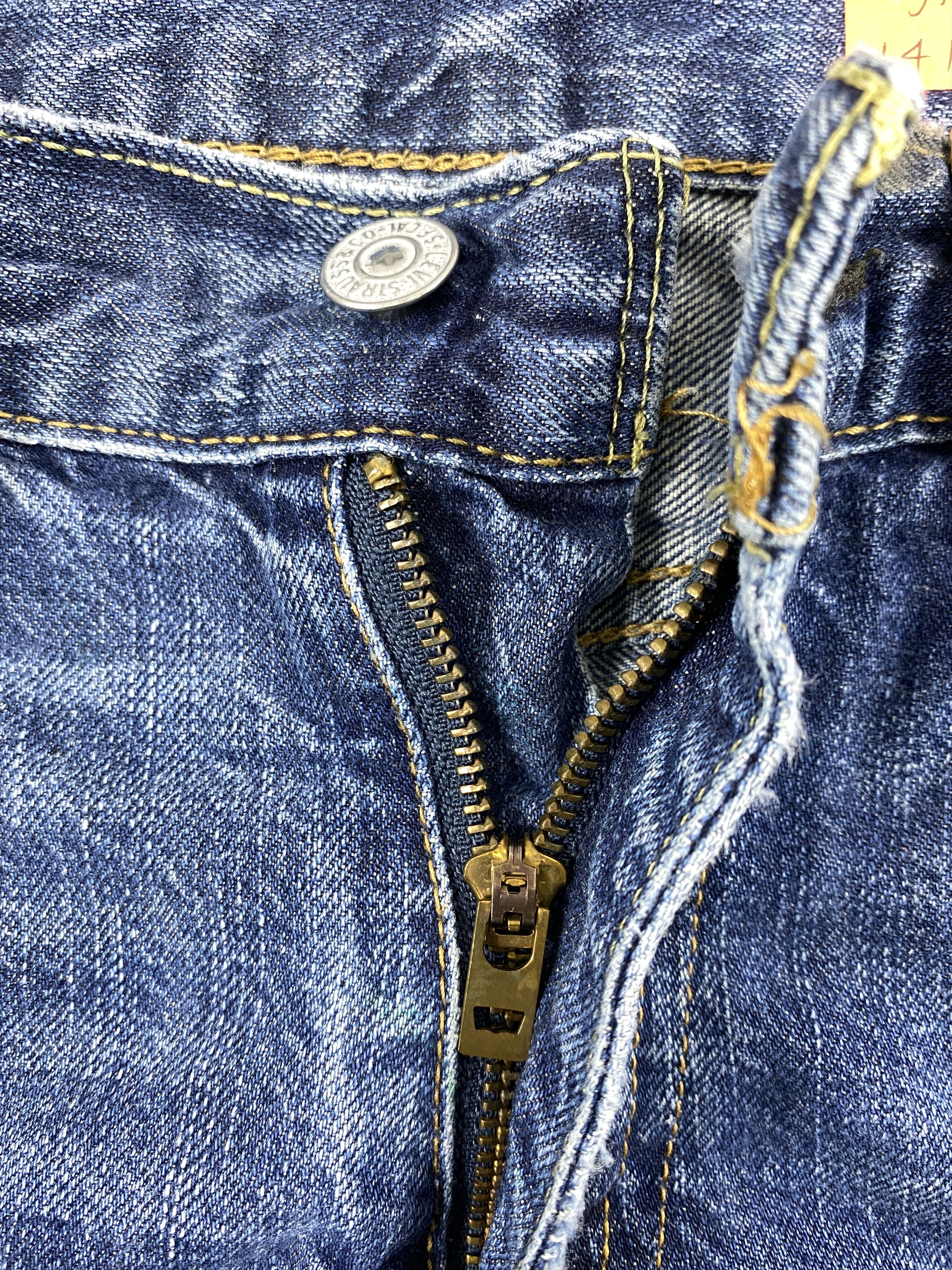 Levi's Distressed Blue Levi's Jeans 31x31 Denim -JN1419 Size US 31 - 6 Thumbnail