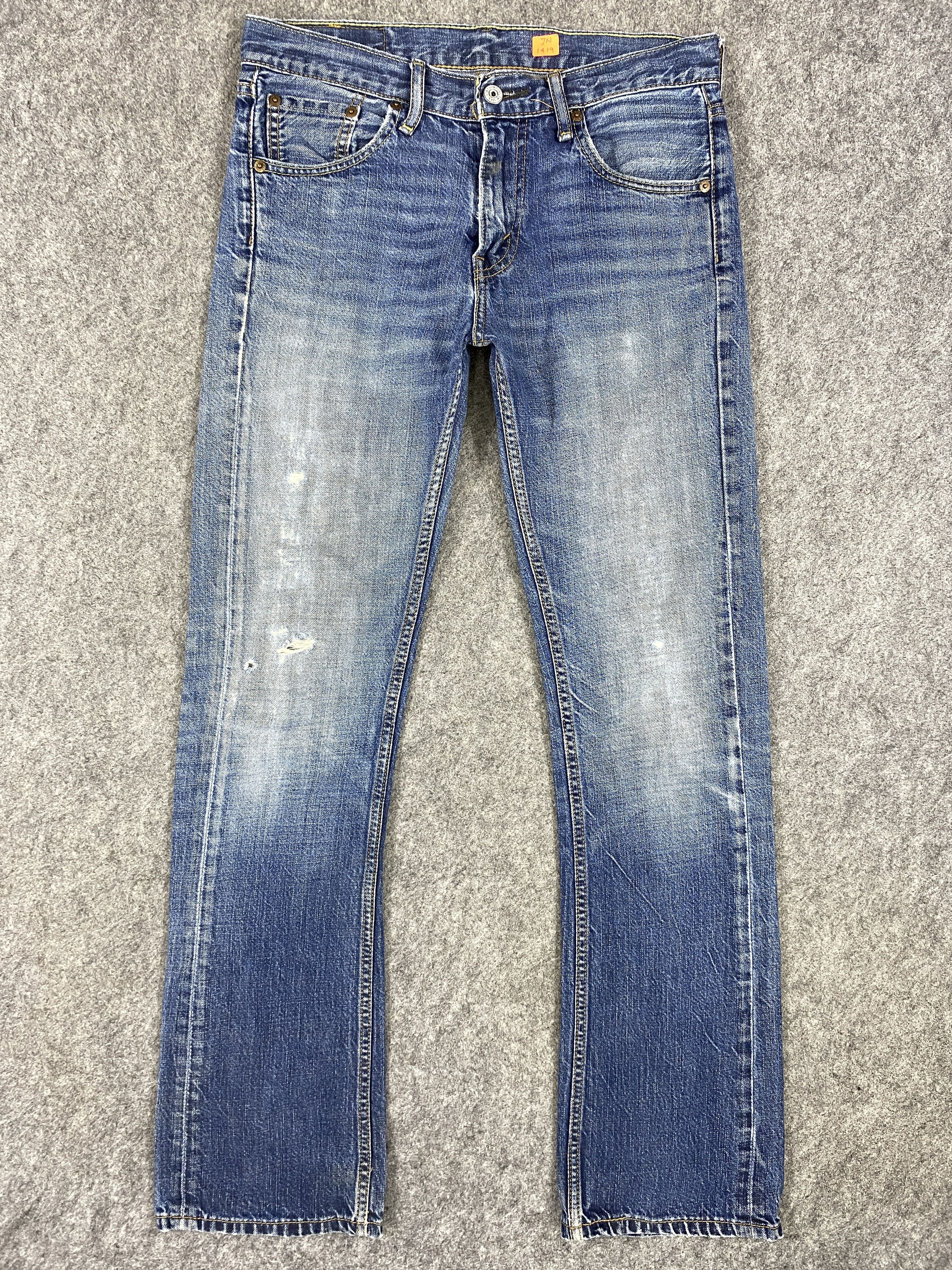 Levi's Distressed Blue Levi's Jeans 31x31 Denim -JN1419 Size US 31 - 1 Thumbnail