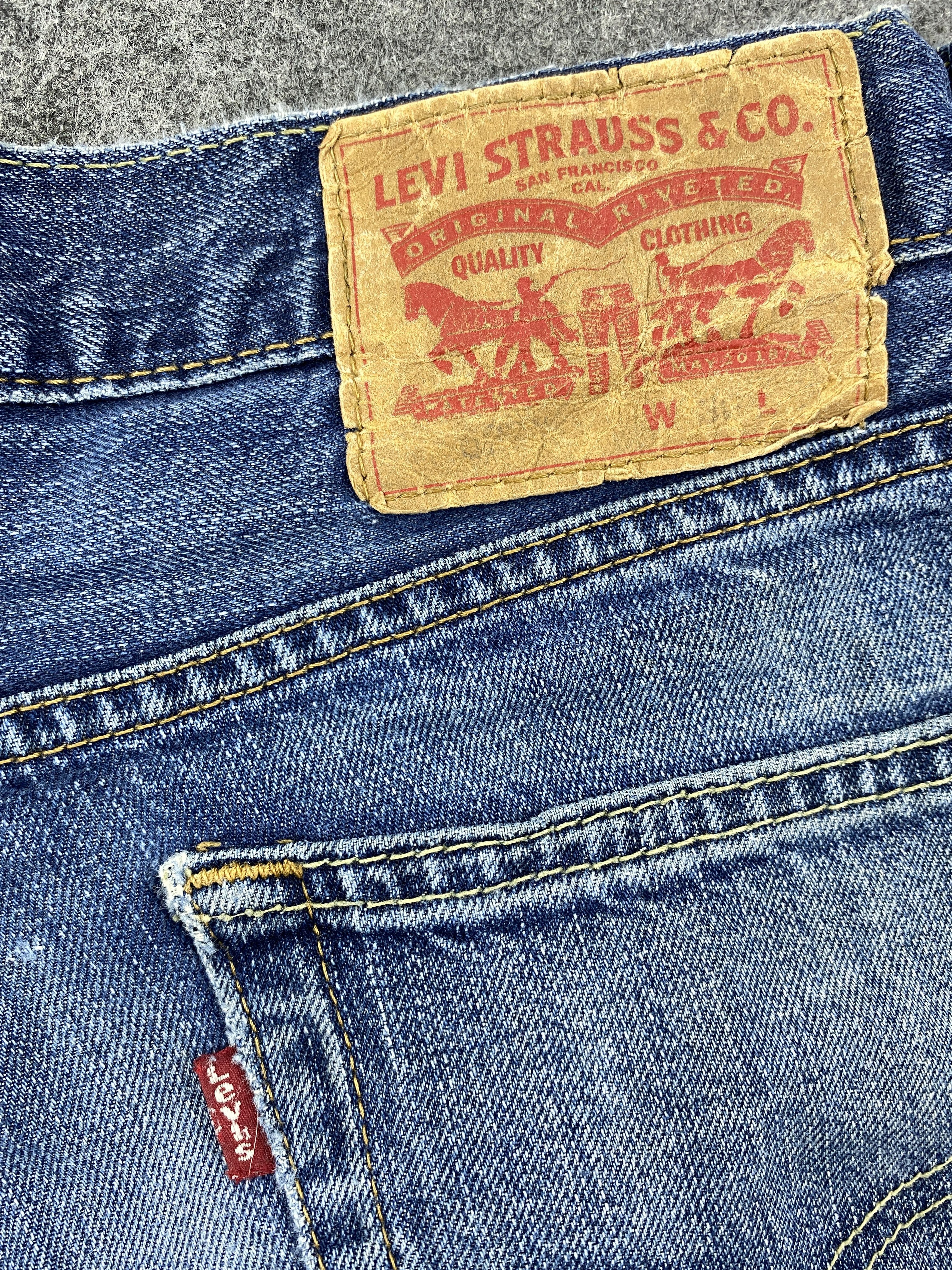 Levi's Distressed Blue Levi's Jeans 31x31 Denim -JN1419 Size US 31 - 9 Thumbnail