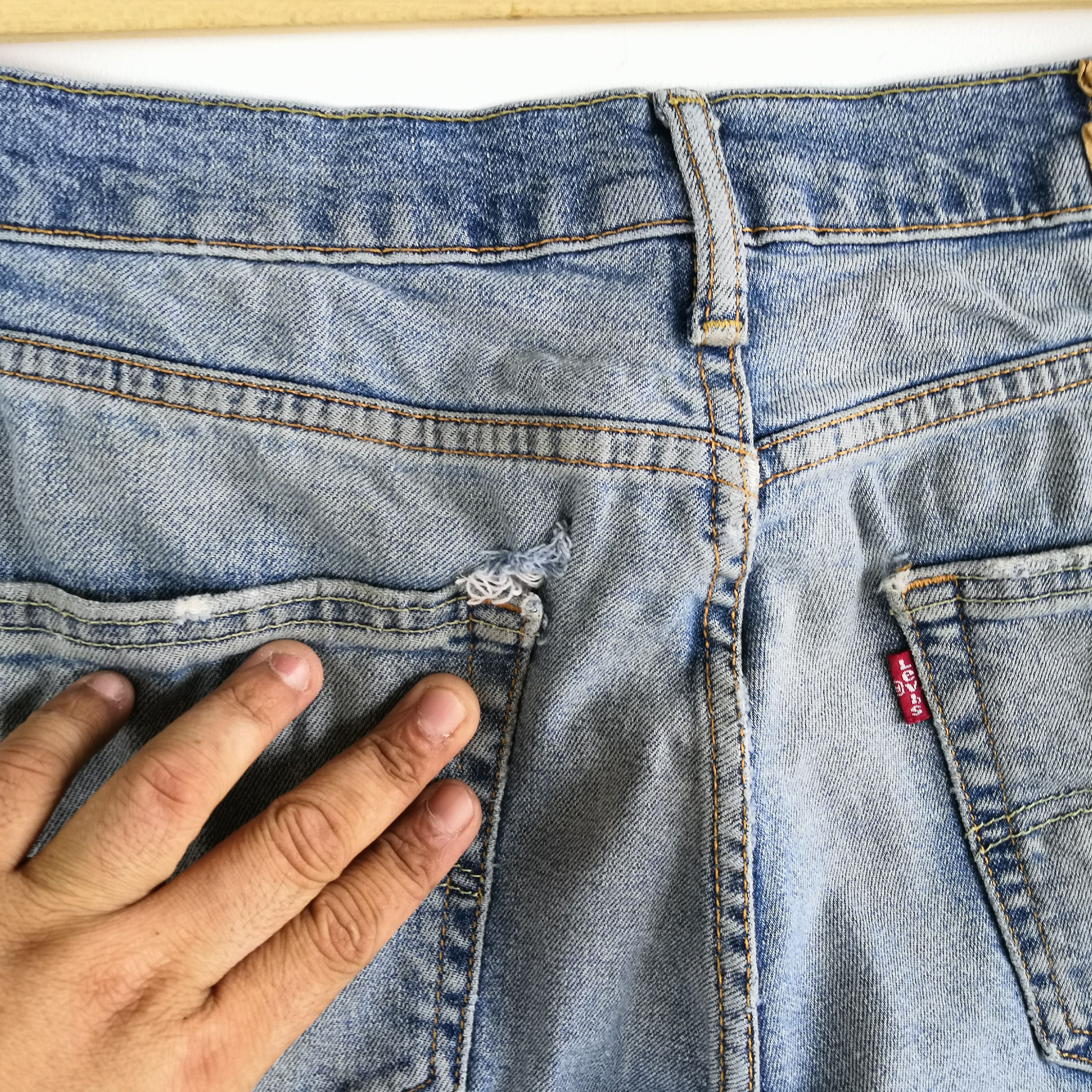 Levi's Vintage Levis Jeans Light Blue Levi's 550 Faded Blue Denim Size US 32 / EU 48 - 9 Thumbnail