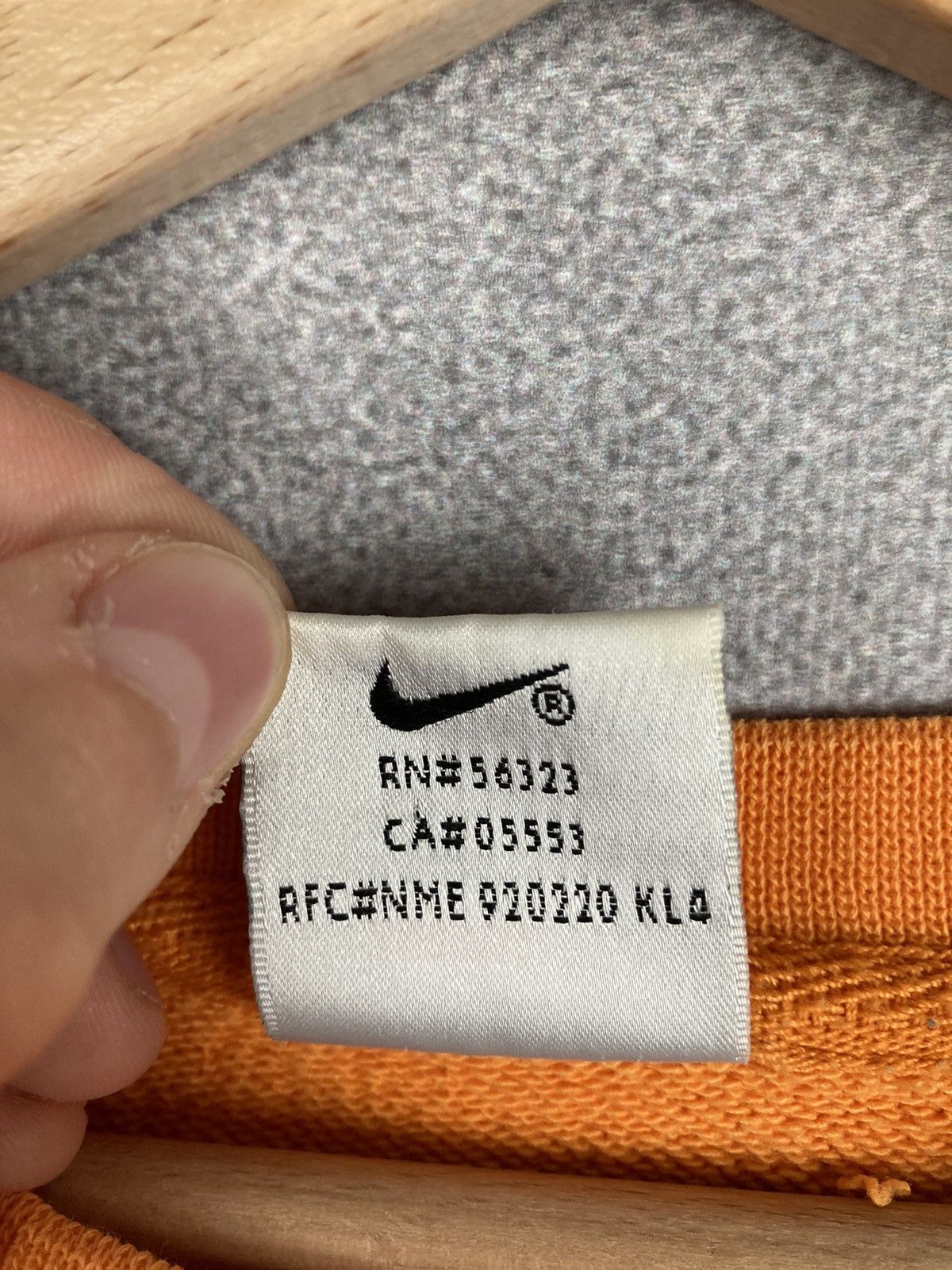 Nike Vintage Nike Center Swoosh Crewneck Embroidered Logo 90s Size US M / EU 48-50 / 2 - 6 Thumbnail
