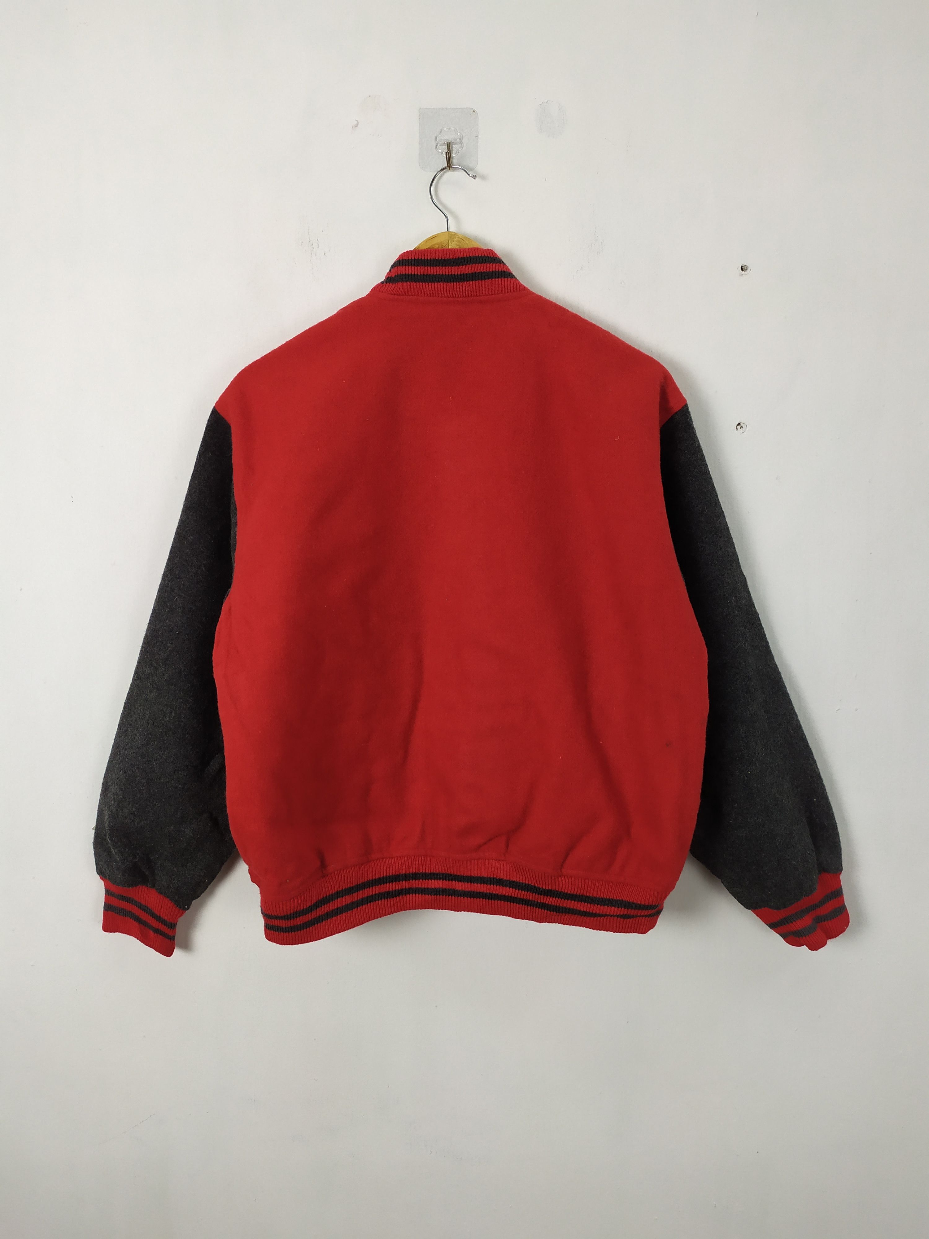 Japanese Brand Vintage B.V.D Wool Varsity jacket Size US M / EU 48-50 / 2 - 8 Thumbnail