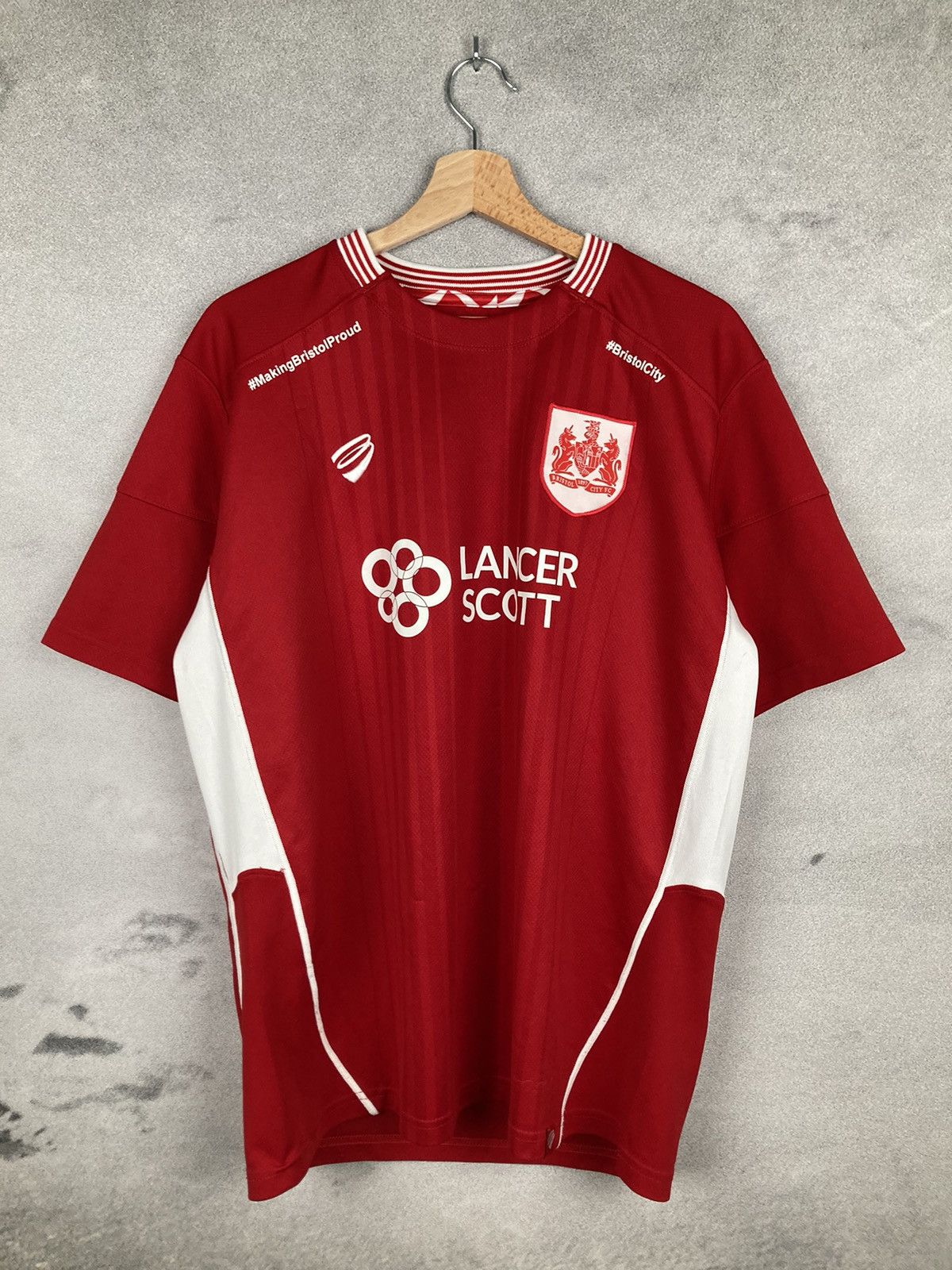 Vintage Soccer Jersey Bristol City Red Home Football Size US L / EU 52-54 / 3 - 1 Thumbnail