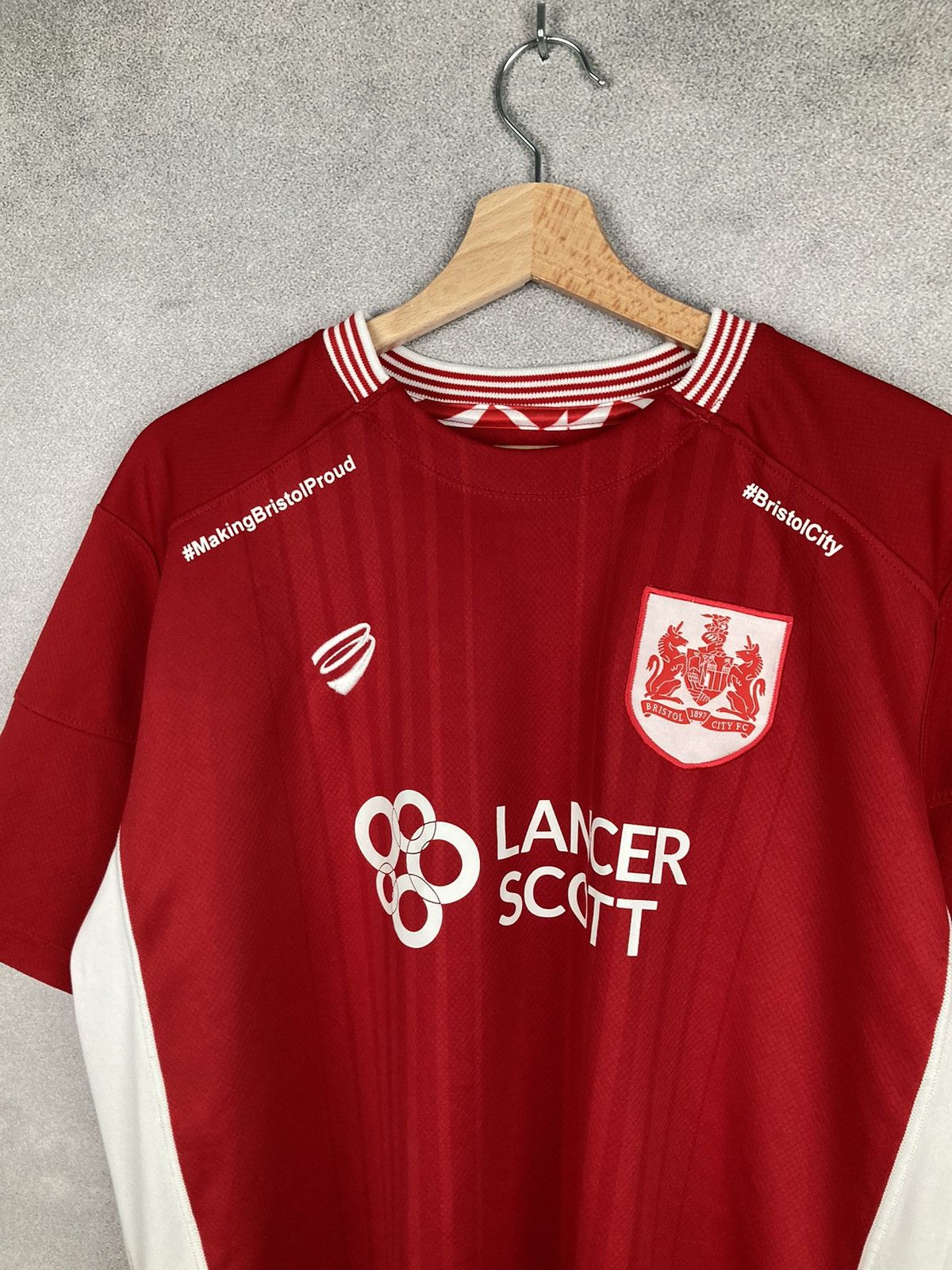 Vintage Soccer Jersey Bristol City Red Home Football Size US L / EU 52-54 / 3 - 3 Thumbnail