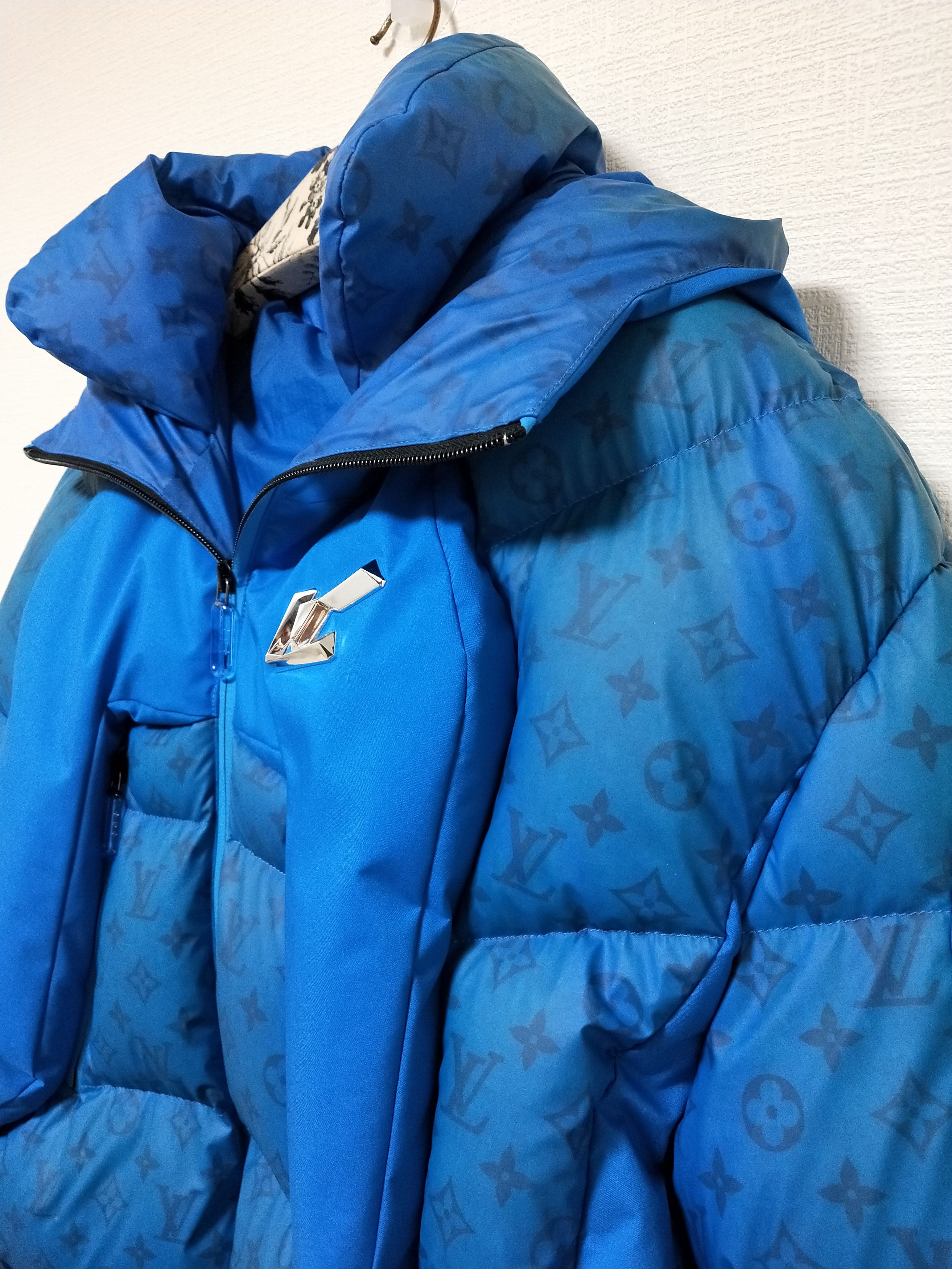 Louis Vuitton × Virgil Abloh '2054' Heat Reactive Puffer Jacket Size US M / EU 48-50 / 2 - 4 Thumbnail