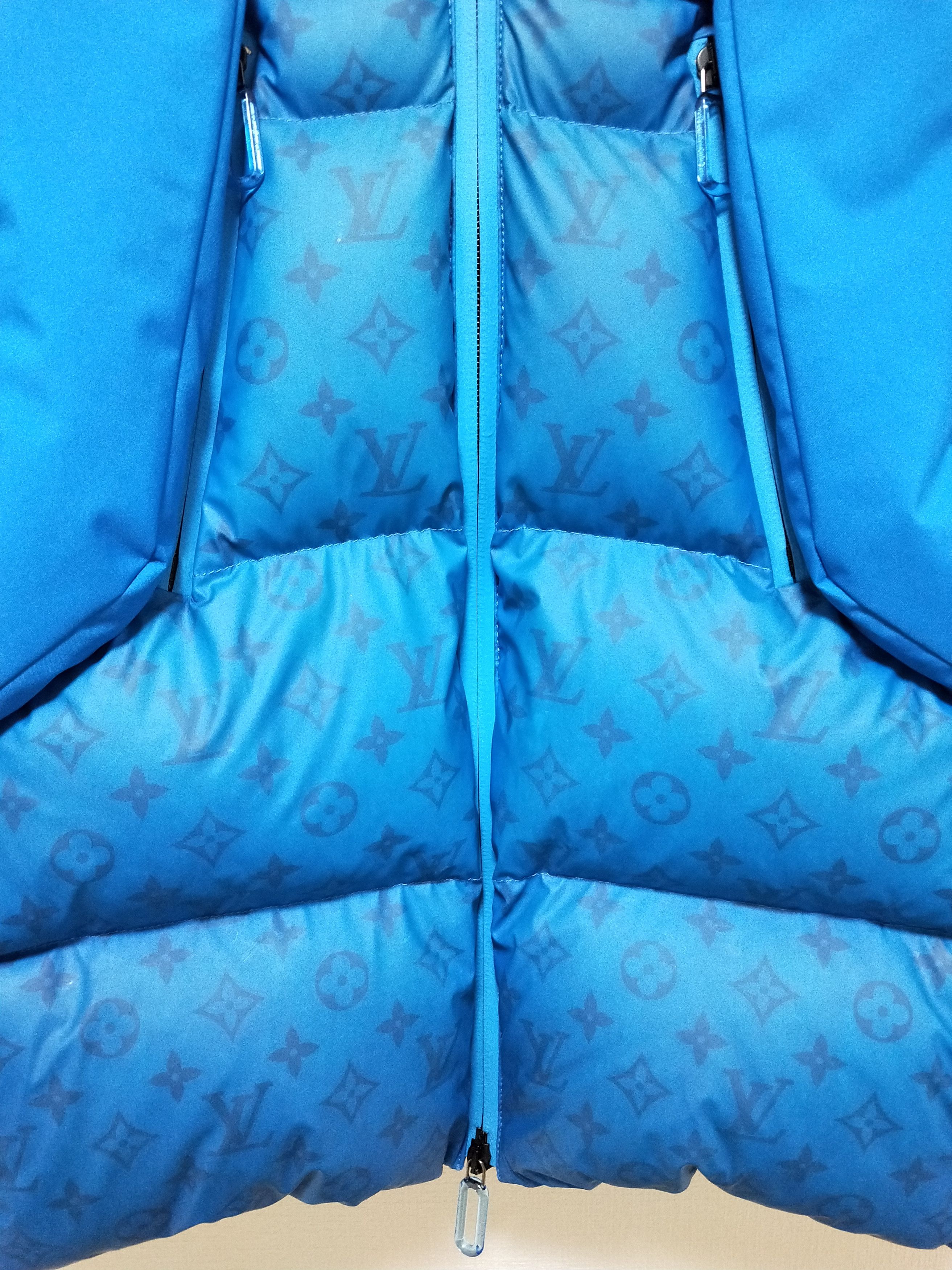 Louis Vuitton × Virgil Abloh '2054' Heat Reactive Puffer Jacket Size US M / EU 48-50 / 2 - 3 Thumbnail