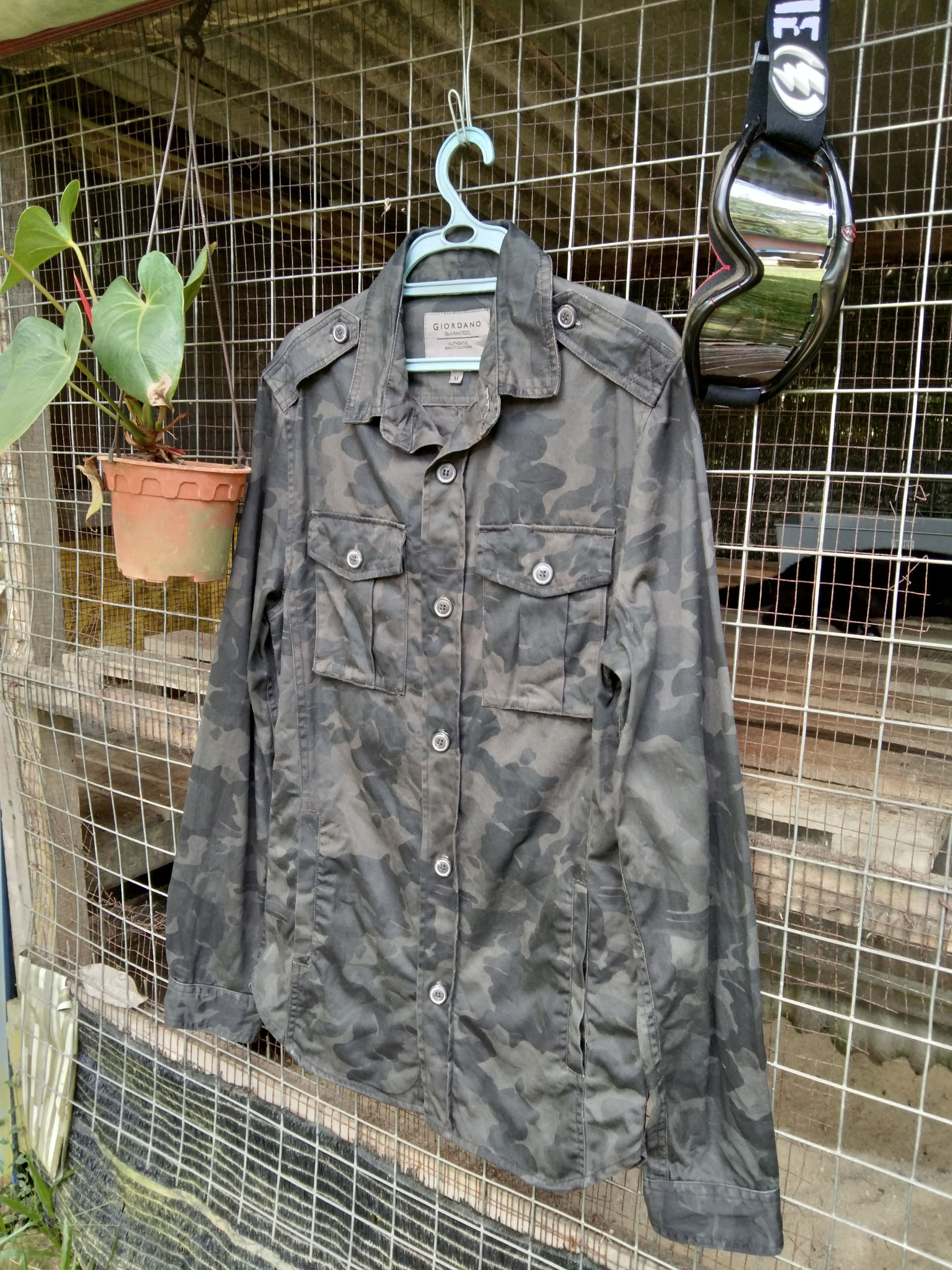 image of Giordano Military Button Down Shirt For Men (Size Medium)