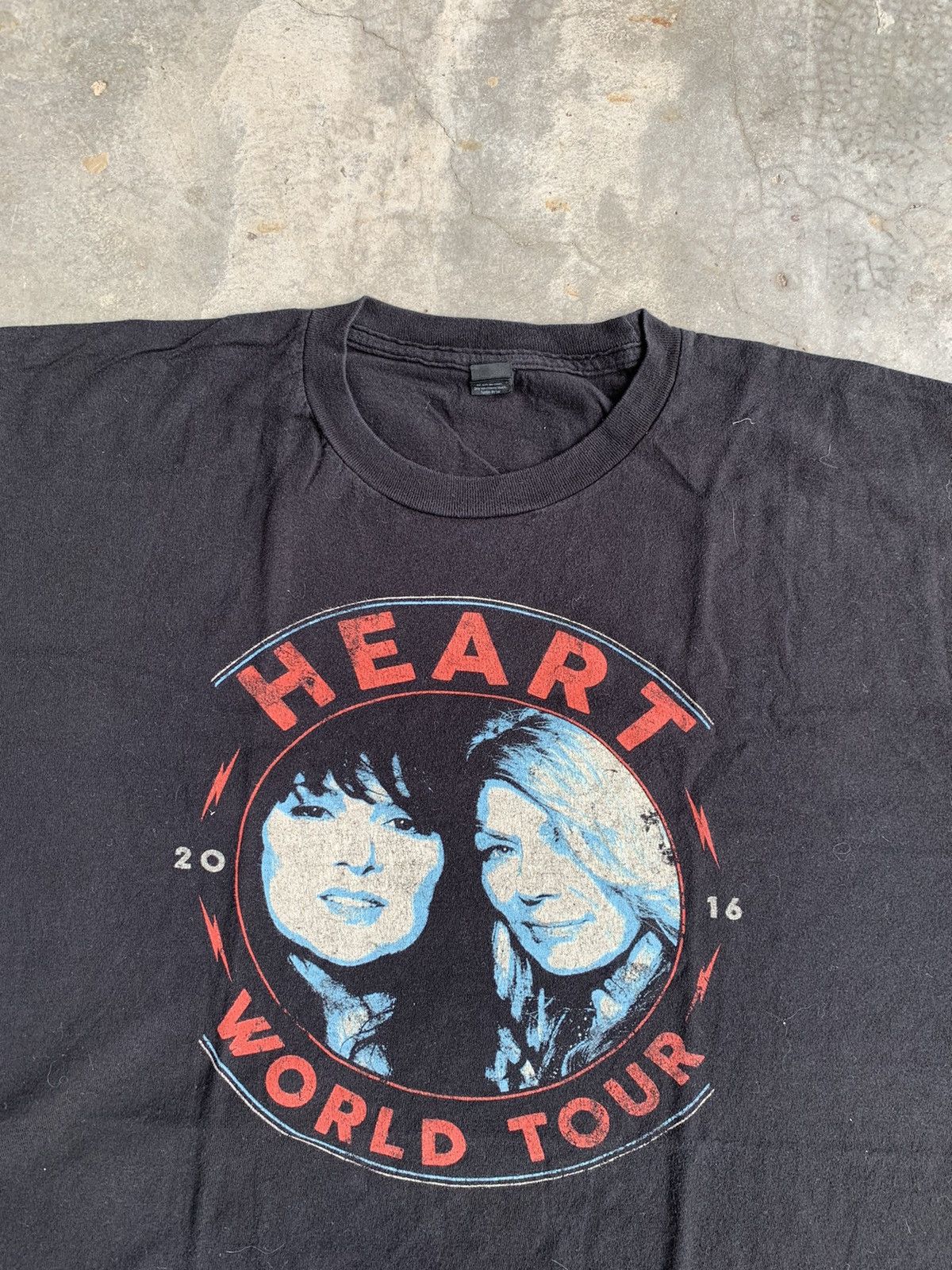 Band Tees × Tultex Thrashed Faded Y2K Band Heart Tour Tshirt Size US XL / EU 56 / 4 - 2 Thumbnail