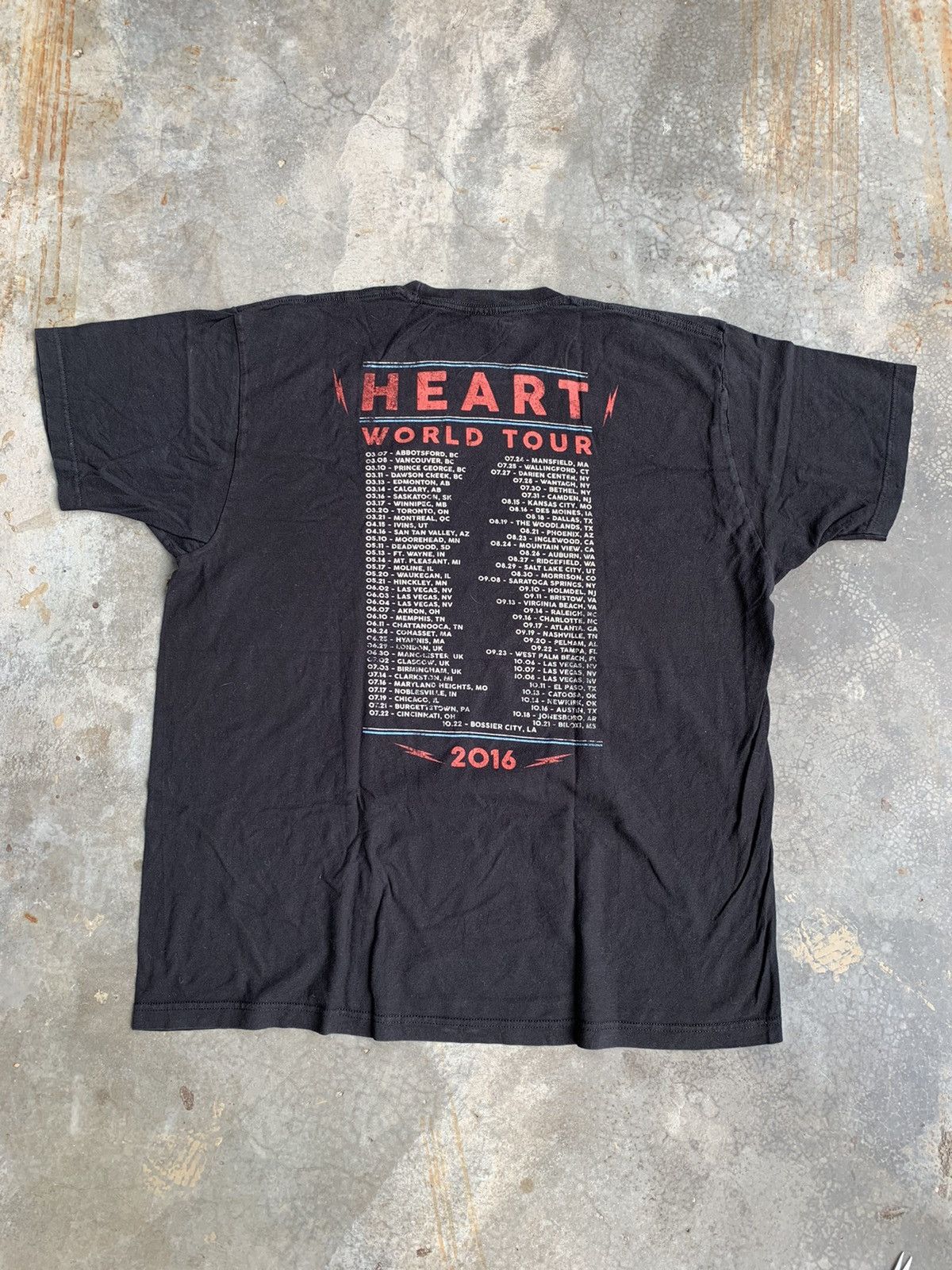 Band Tees × Tultex Thrashed Faded Y2K Band Heart Tour Tshirt Size US XL / EU 56 / 4 - 3 Thumbnail