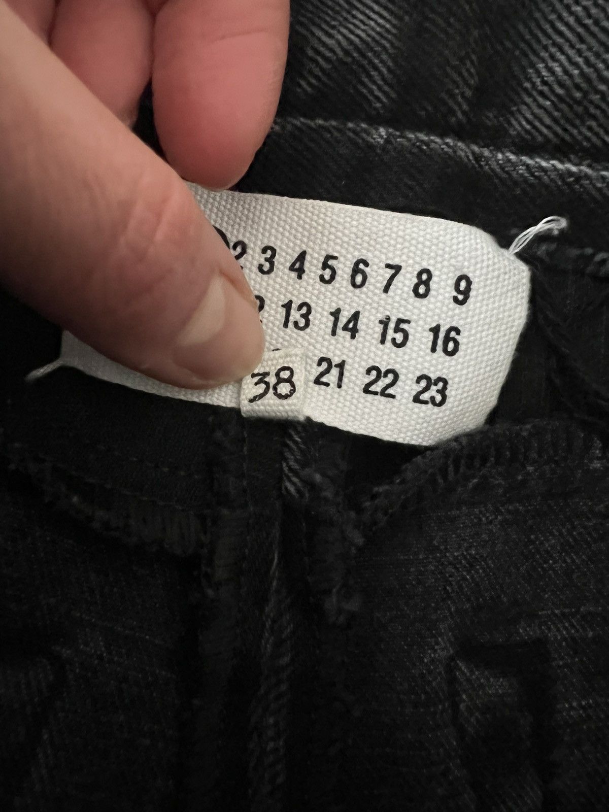 Maison Margiela Maison Margiela 5 Pocket Deconstructed Jeans Size 26" / US 2 / IT 38 - 6 Thumbnail