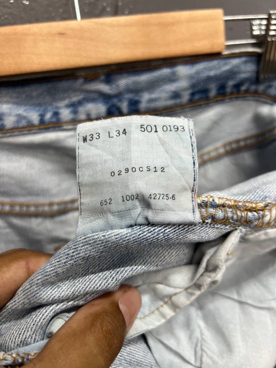 Levi's VINTAGE LEVI’S 501 JEANS Size US 33 - 14 Thumbnail