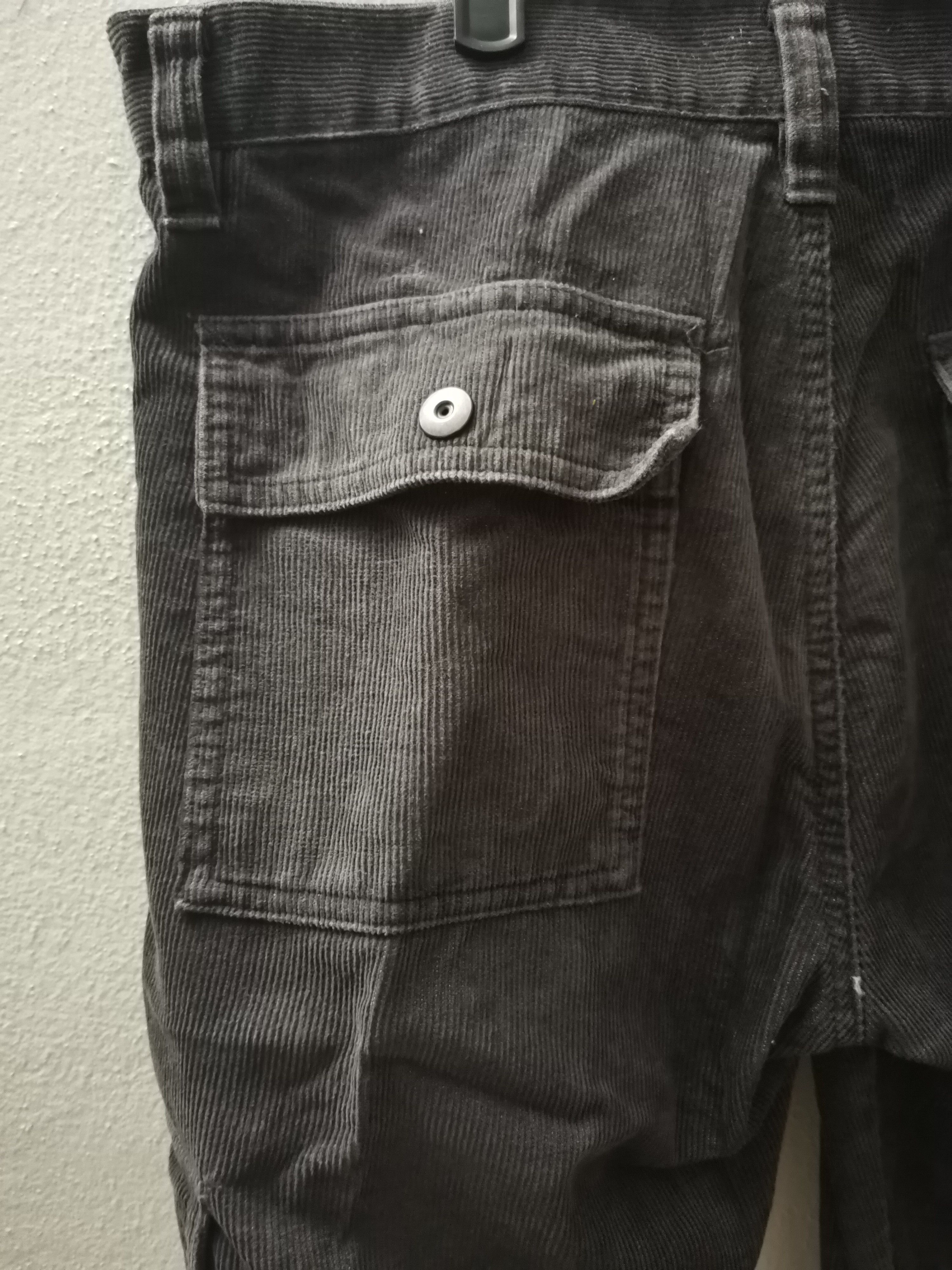 Uniqlo Uniqlo Corduroy Cargo Pants Size US 32 / EU 48 - 5 Thumbnail