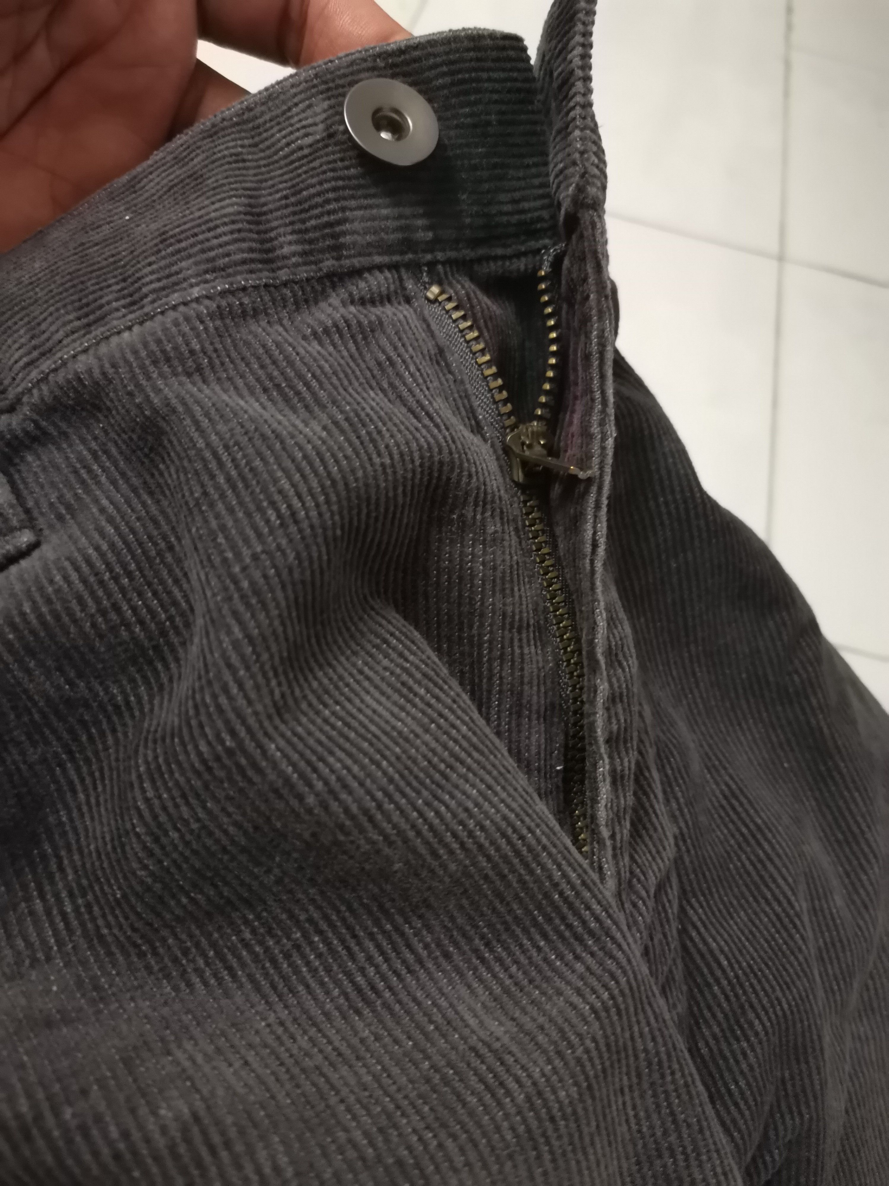 Uniqlo Uniqlo Corduroy Cargo Pants Size US 32 / EU 48 - 8 Thumbnail