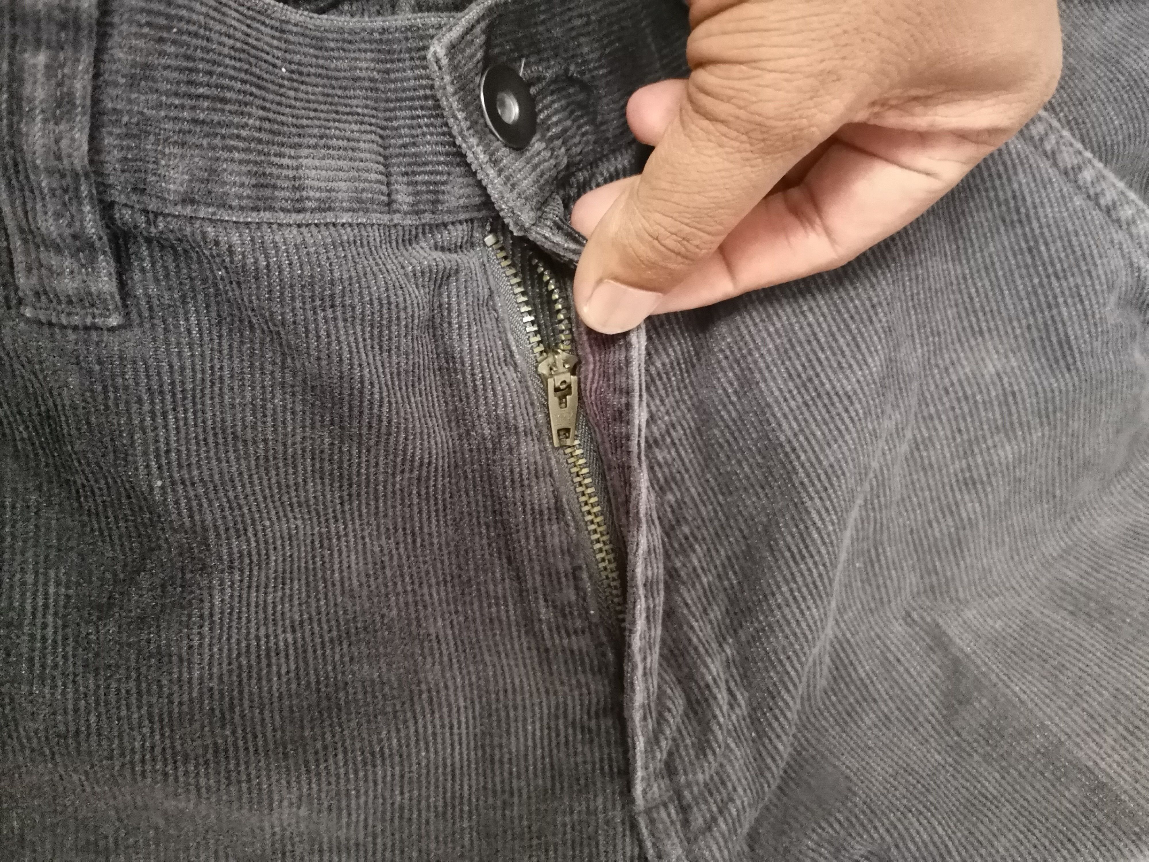 Uniqlo Uniqlo Corduroy Cargo Pants Size US 32 / EU 48 - 9 Thumbnail