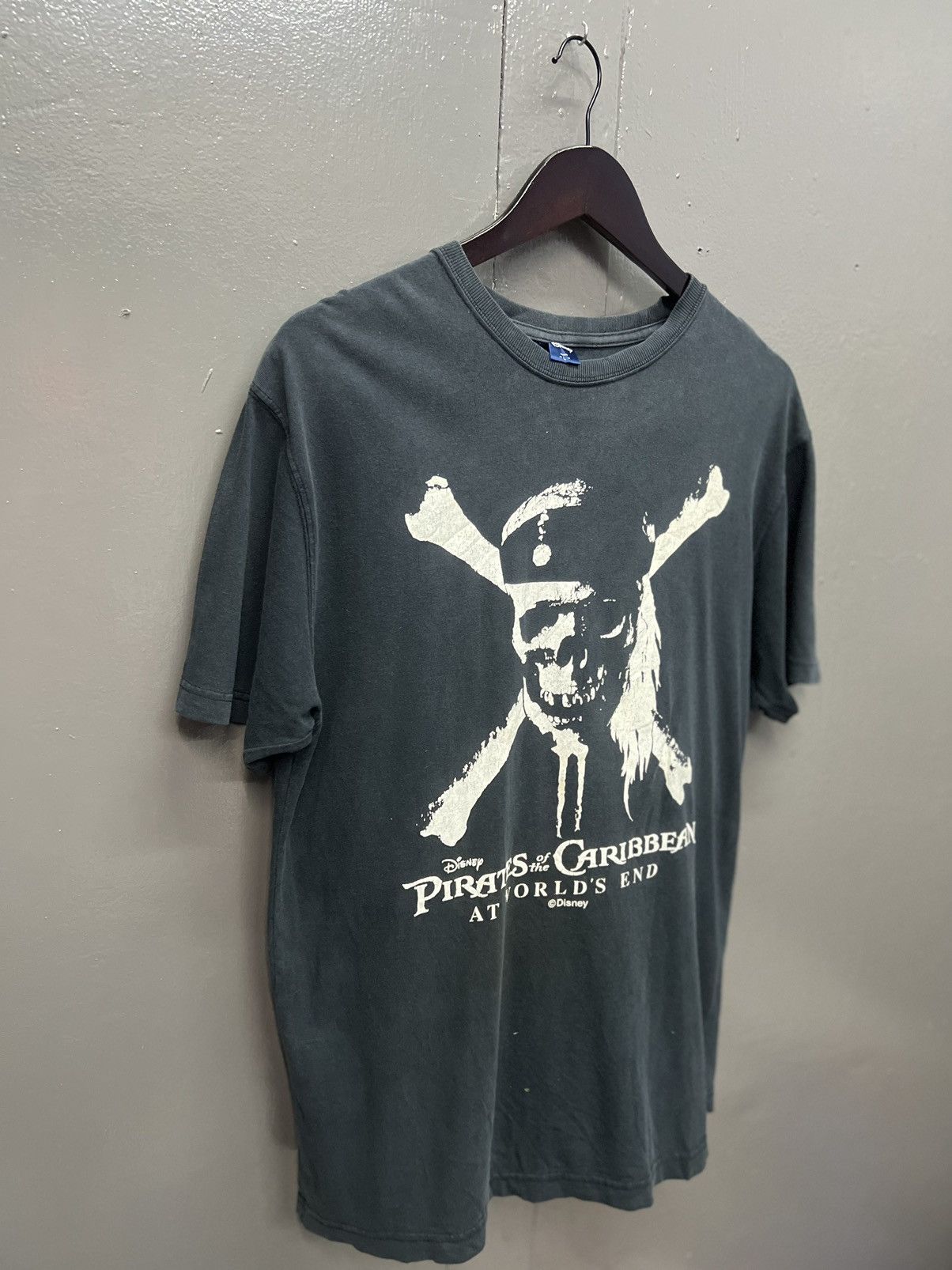 Disney VINTAGE PIRATES OF THE CARIBBEAN TEES Size US L / EU 52-54 / 3 - 2 Thumbnail