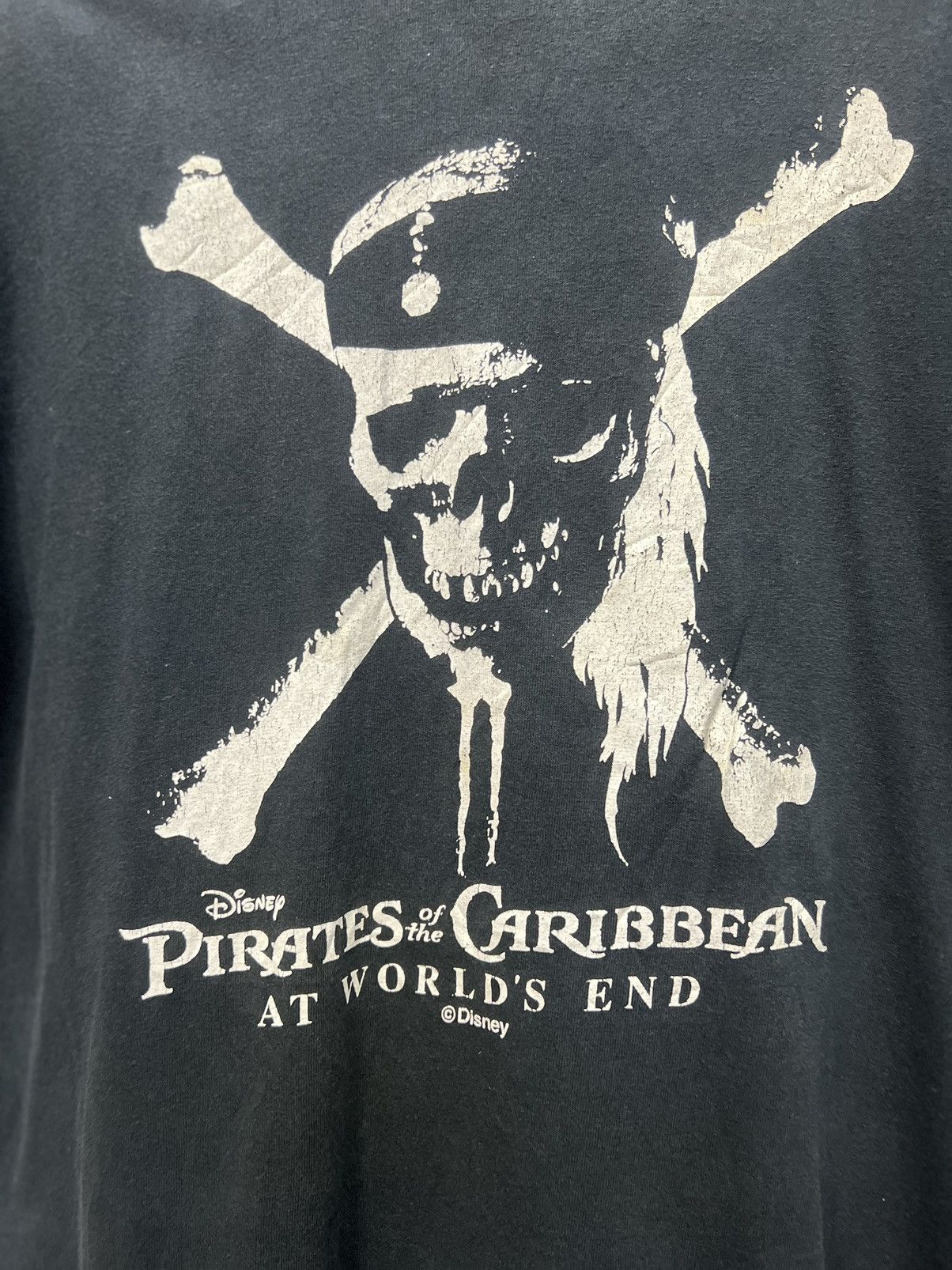 Disney VINTAGE PIRATES OF THE CARIBBEAN TEES Size US L / EU 52-54 / 3 - 4 Thumbnail