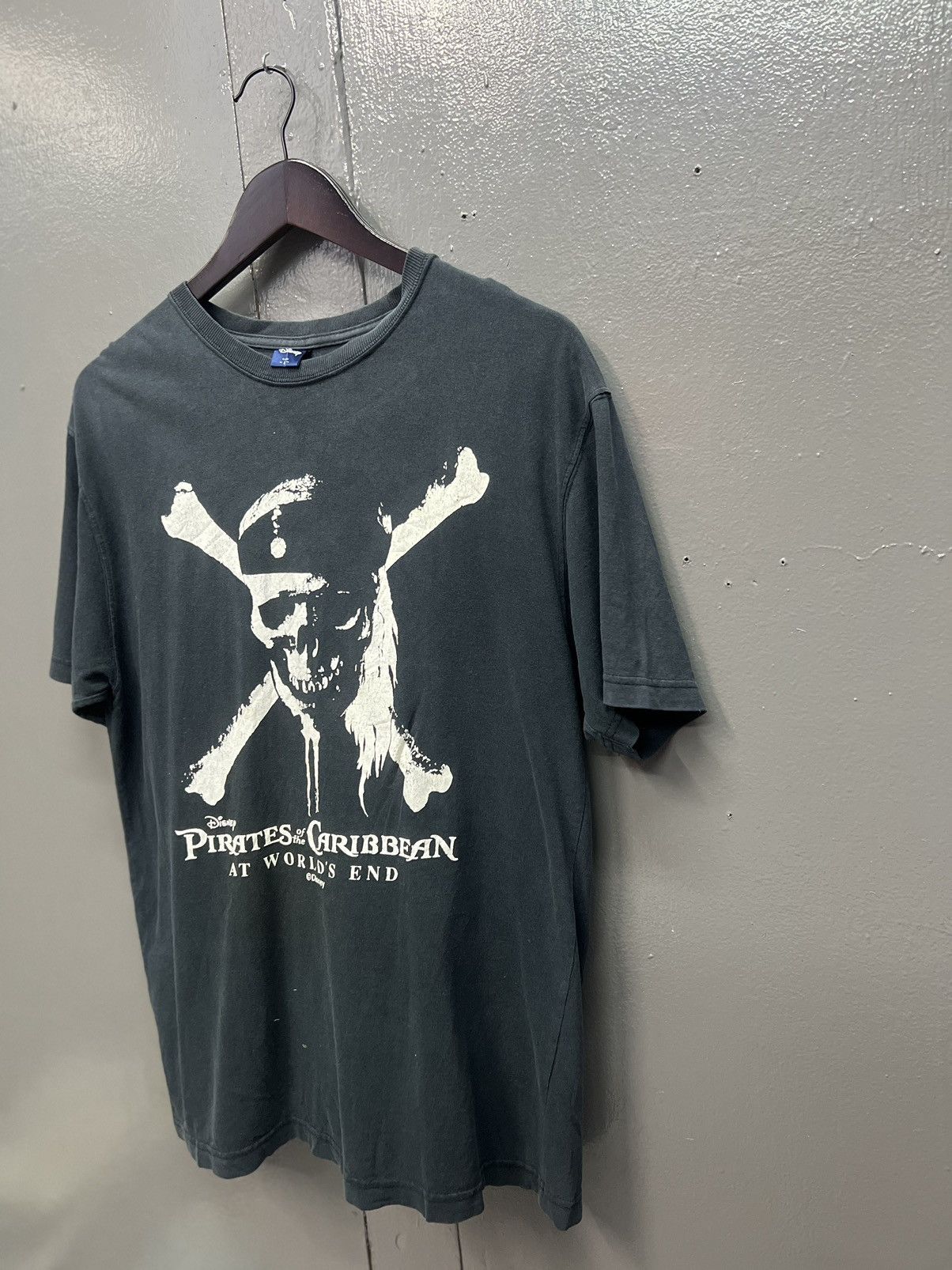 Disney VINTAGE PIRATES OF THE CARIBBEAN TEES Size US L / EU 52-54 / 3 - 3 Thumbnail