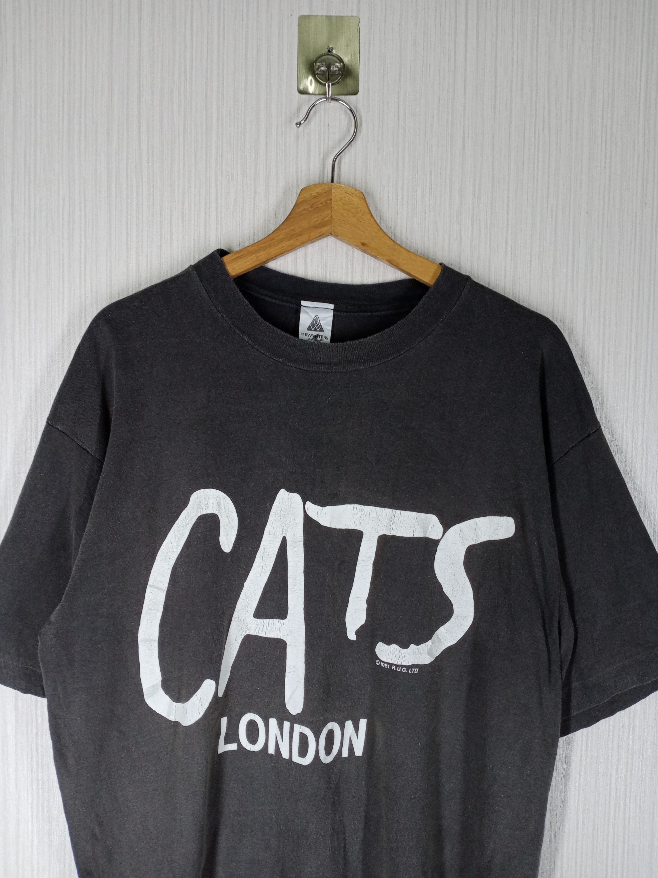 Band Tees × Vintage Rare Vintage 1981 Cats London Musical Tshirt Size US L / EU 52-54 / 3 - 3 Thumbnail