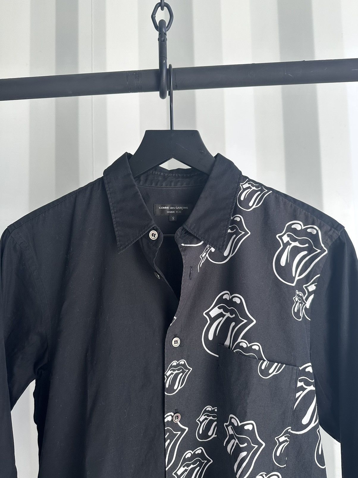 Comme des Garcons Homme Plus × The Rolling Stones Rolling Stones Tongue Logo Button Shirt Size US M / EU 48-50 / 2 - 2 Thumbnail