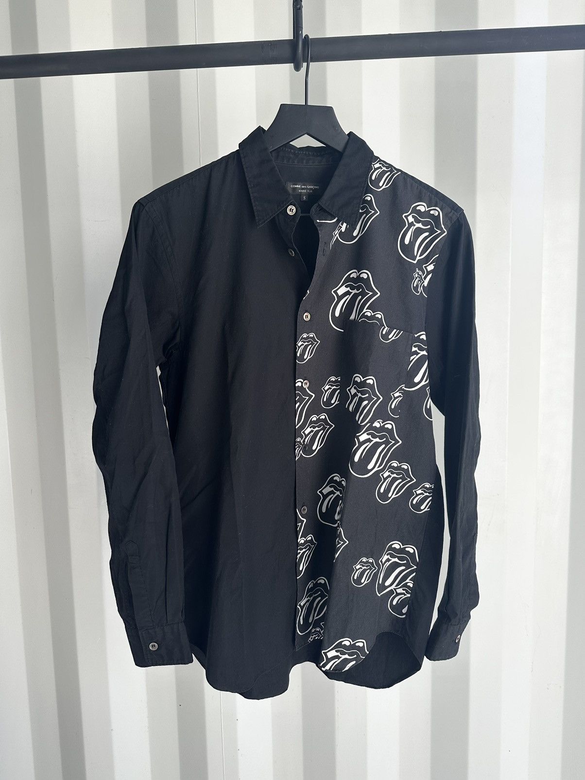 image of Comme Des Garcons Homme Plus x The Rolling Stones Rolling Stones Tongue Logo Button Shirt in Black 