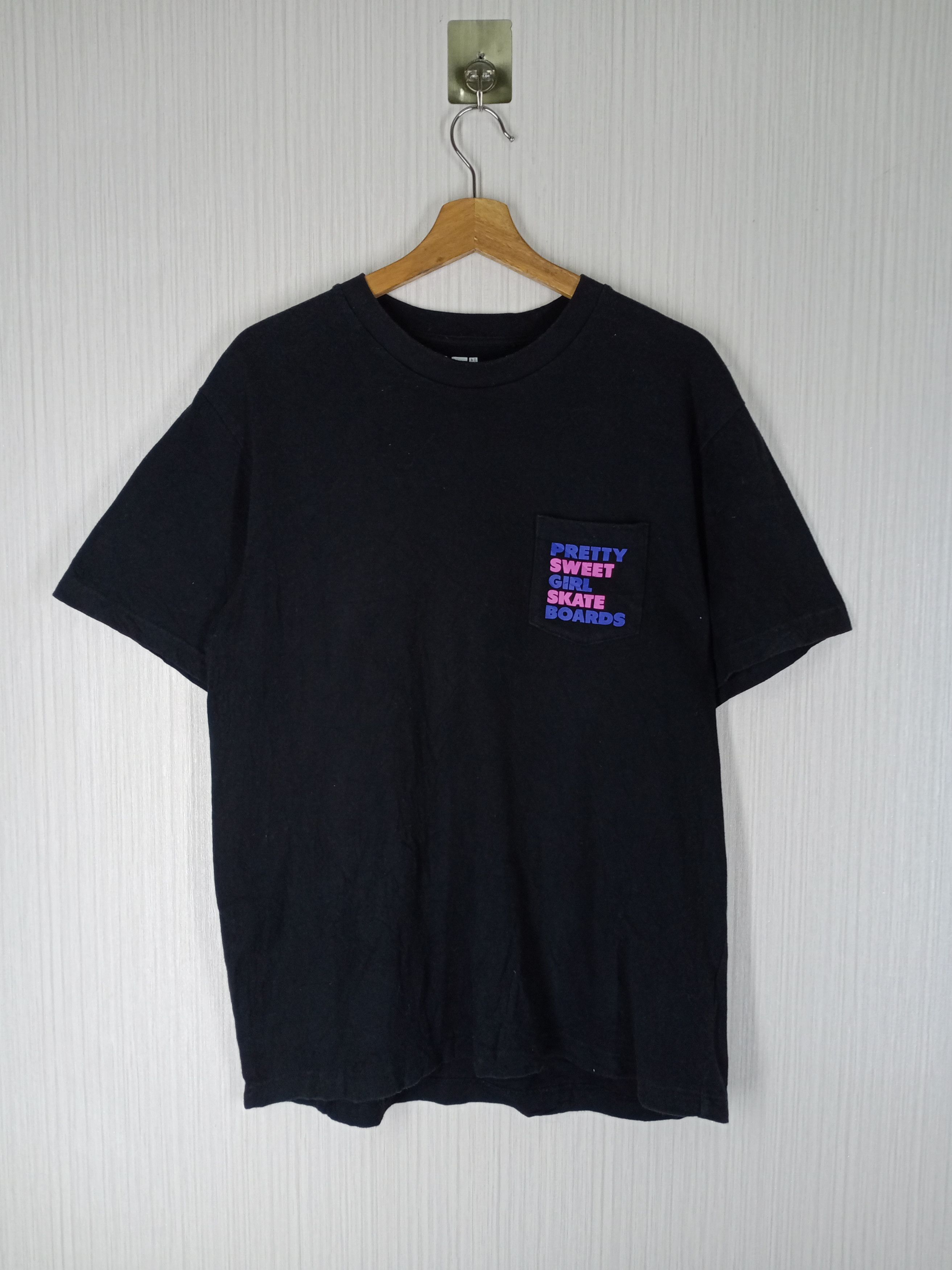 Girl Skateboards Girl Skateboards Uniqlo Single Pocket Tshirt Size US L / EU 52-54 / 3 - 1 Thumbnail