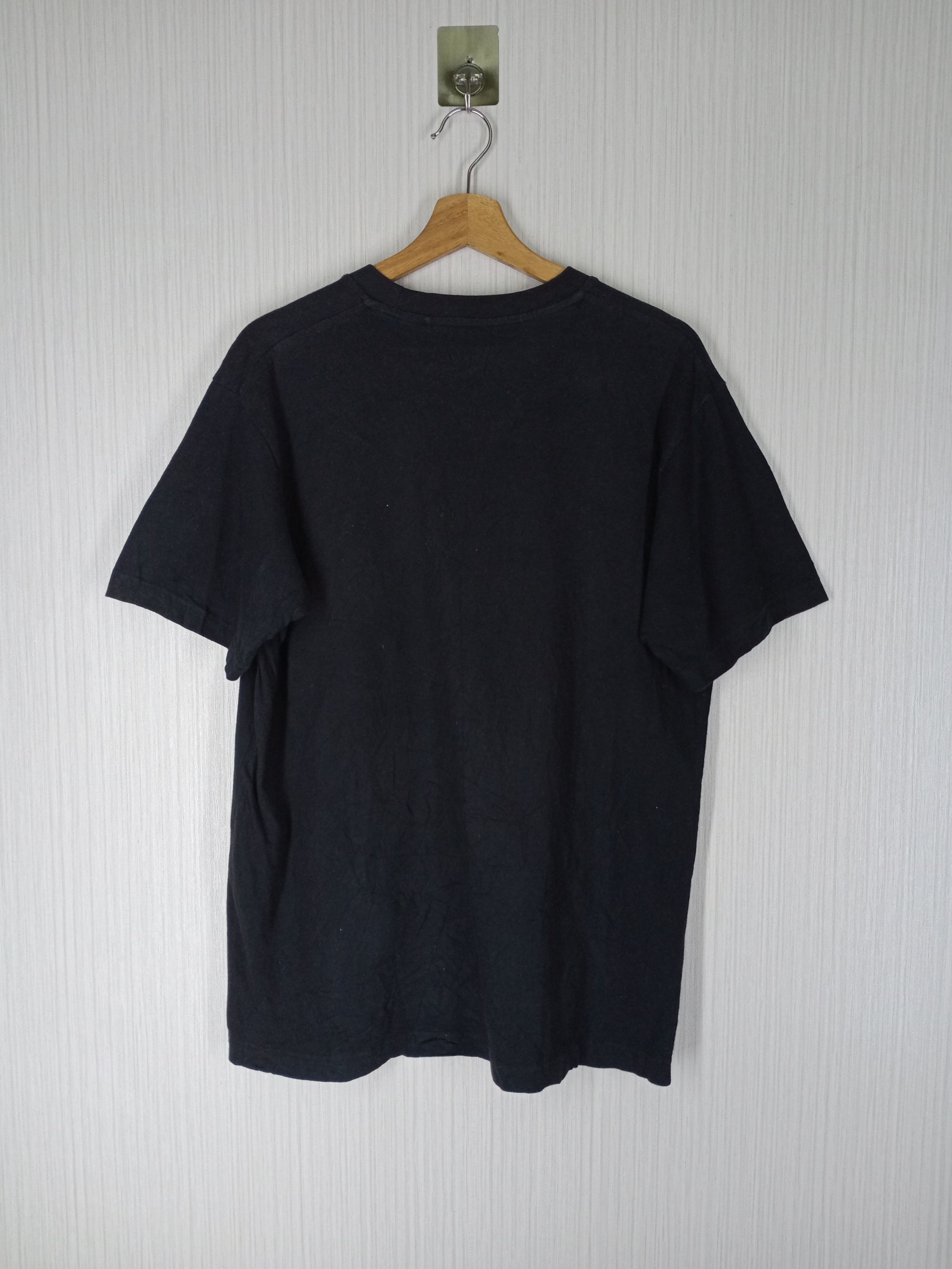 Girl Skateboards Girl Skateboards Uniqlo Single Pocket Tshirt Size US L / EU 52-54 / 3 - 5 Thumbnail