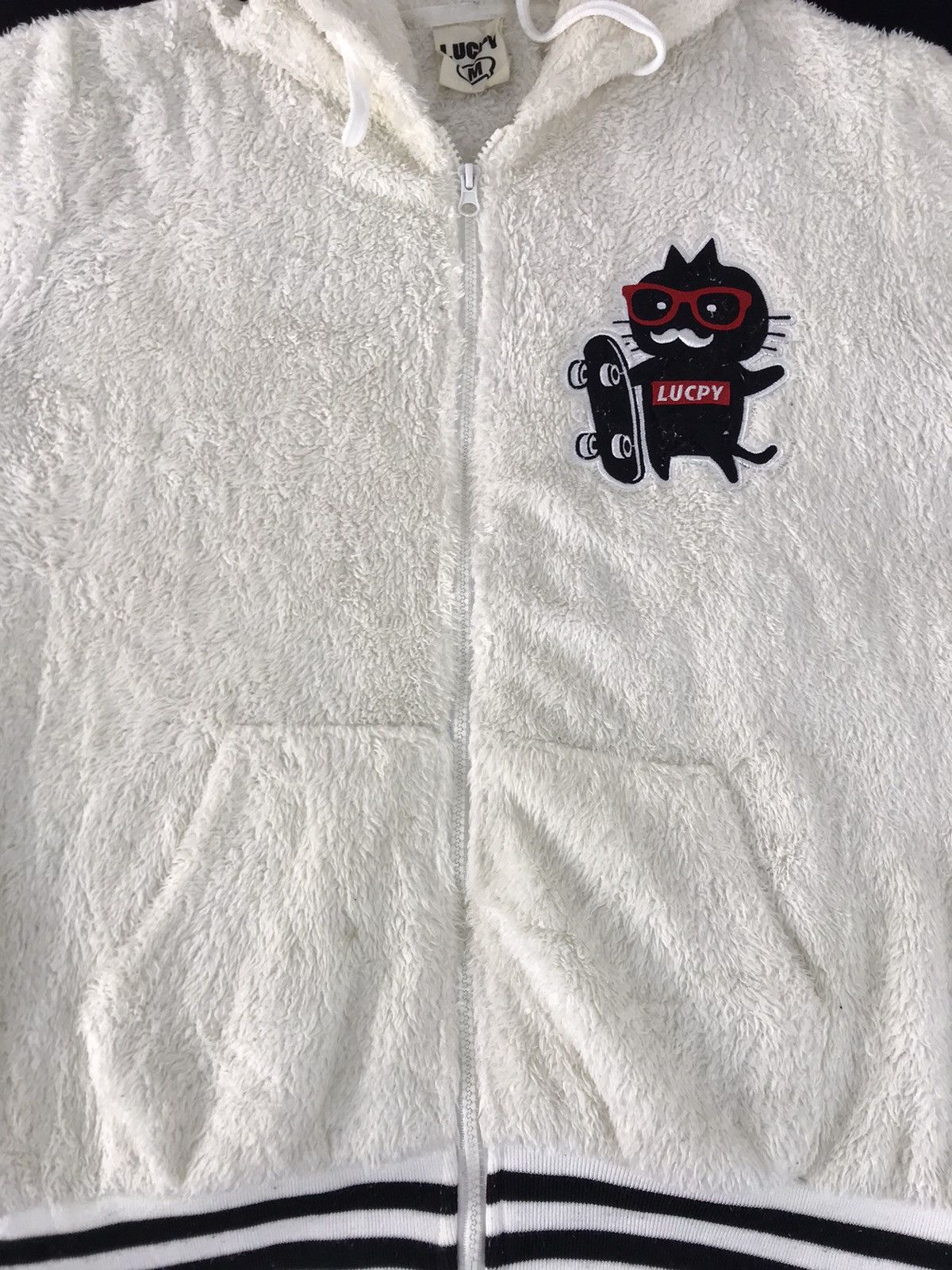 Japanese Brand Vintage Lucpy Hoodies Zipper Style Embroidery Logo Size L Size US M / EU 48-50 / 2 - 3 Thumbnail