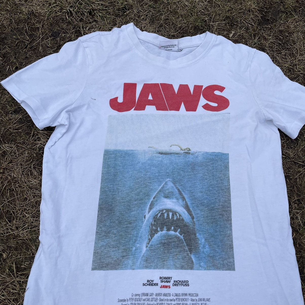 Vintage Vintage 90s Jaws Graphic Tee Sun Faded Horror Grunge Baggy M Size US M / EU 48-50 / 2 - 1 Thumbnail