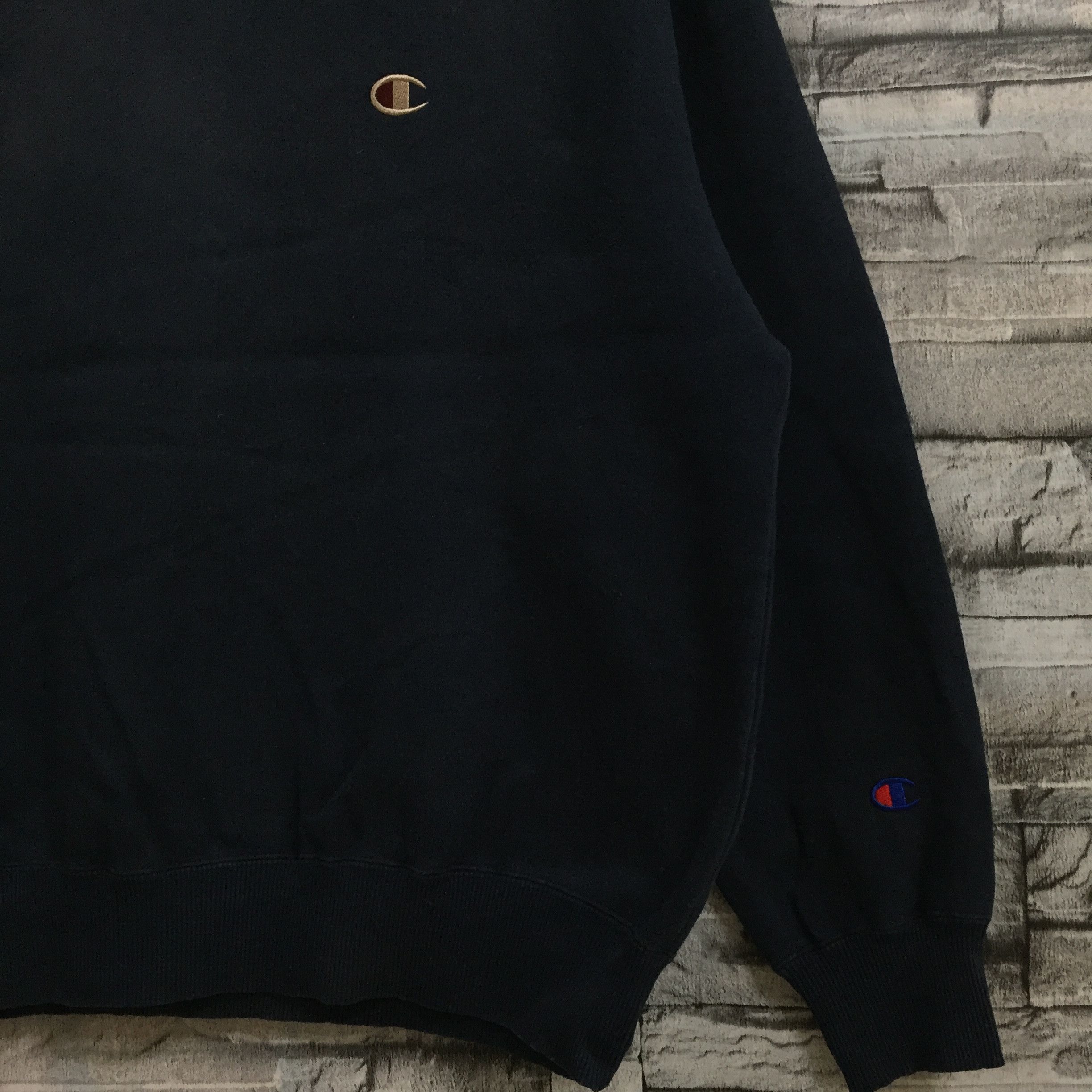 Champion Vintage Champion sweatshirt small logo embroidered size XL Size US XL / EU 56 / 4 - 6 Thumbnail