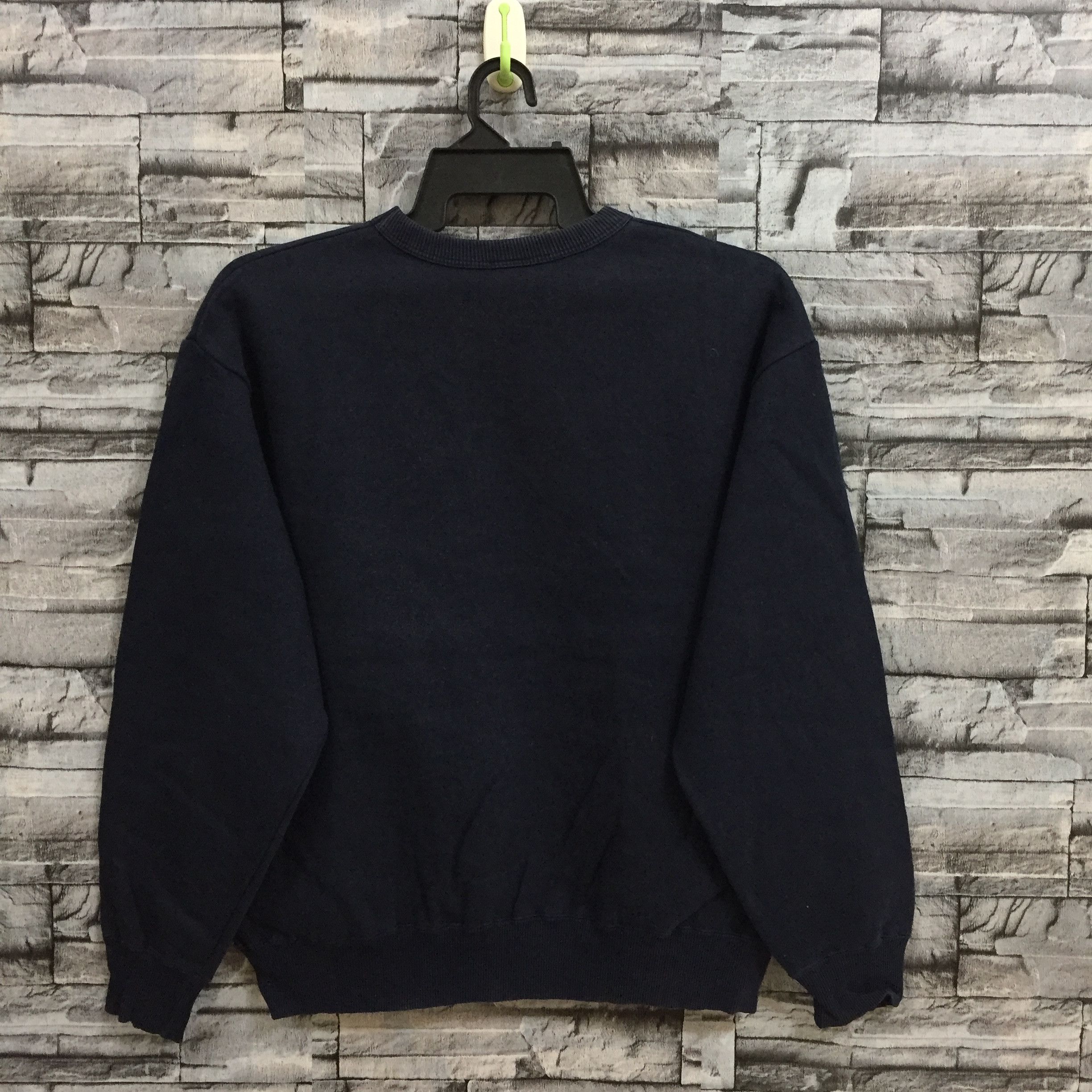 Champion Vintage Champion sweatshirt small logo embroidered size XL Size US XL / EU 56 / 4 - 7 Thumbnail