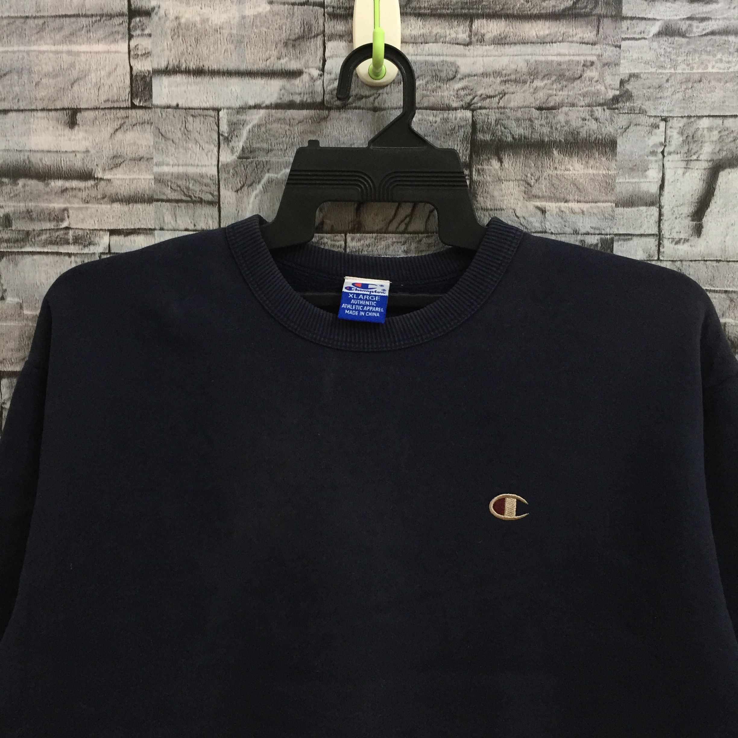 Champion Vintage Champion sweatshirt small logo embroidered size XL Size US XL / EU 56 / 4 - 3 Thumbnail