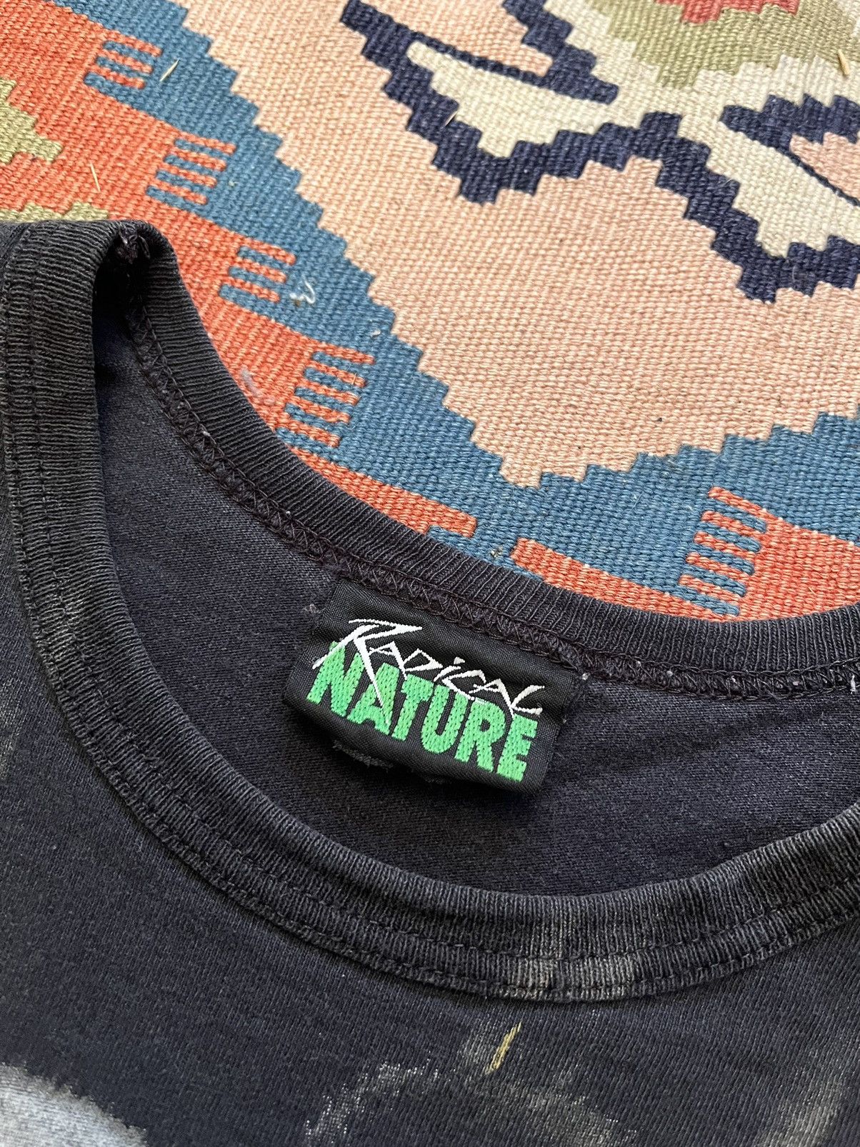 Vintage all over print nature graphic t shirt