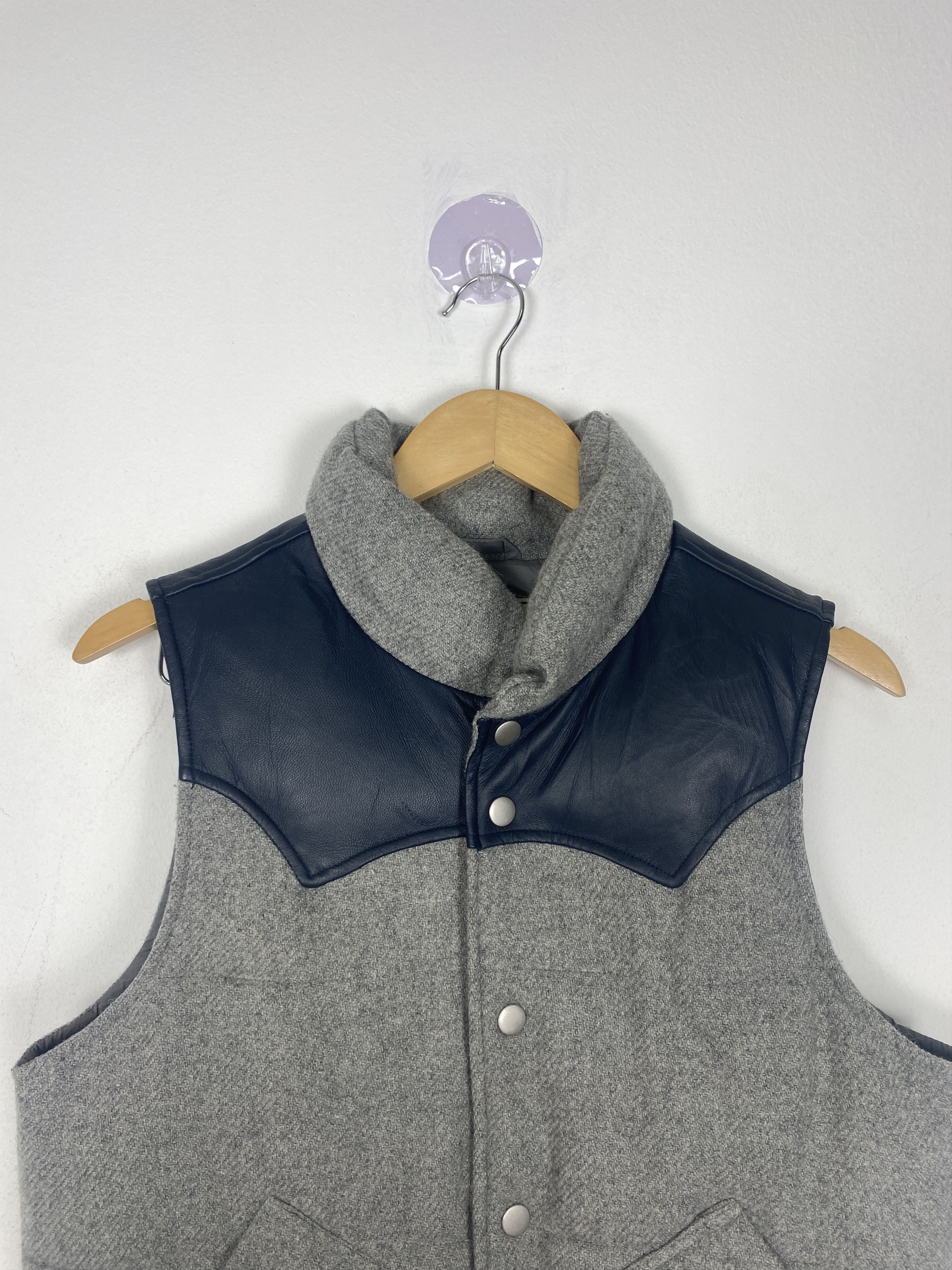 Japanese Brand Vintage Japanese Brand Fleece Button Up Vest Size S / US 4 / IT 40 - 2 Thumbnail