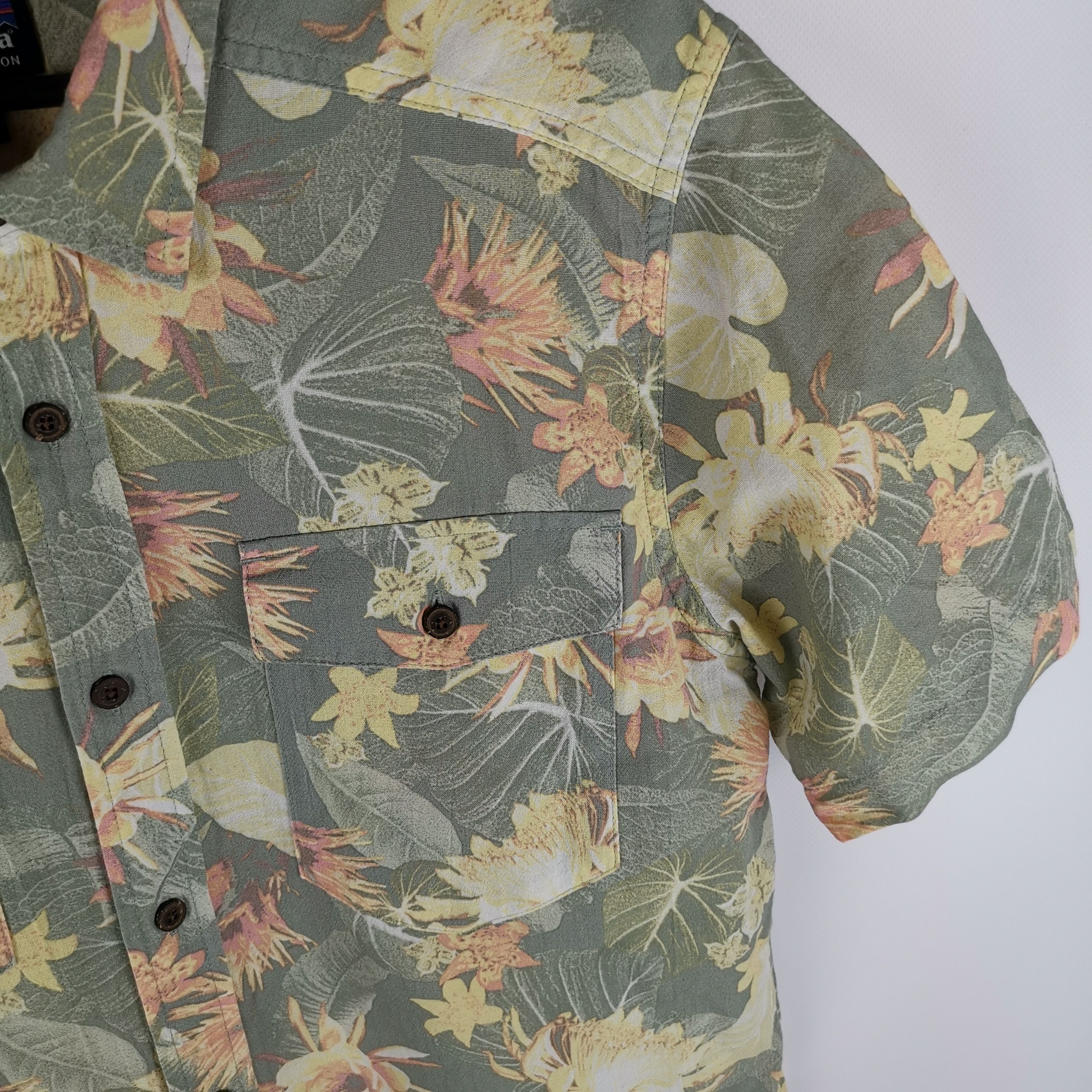Patagonia Patagonia floral flower print short sleeve shirt Size US S / EU 44-46 / 1 - 3 Thumbnail