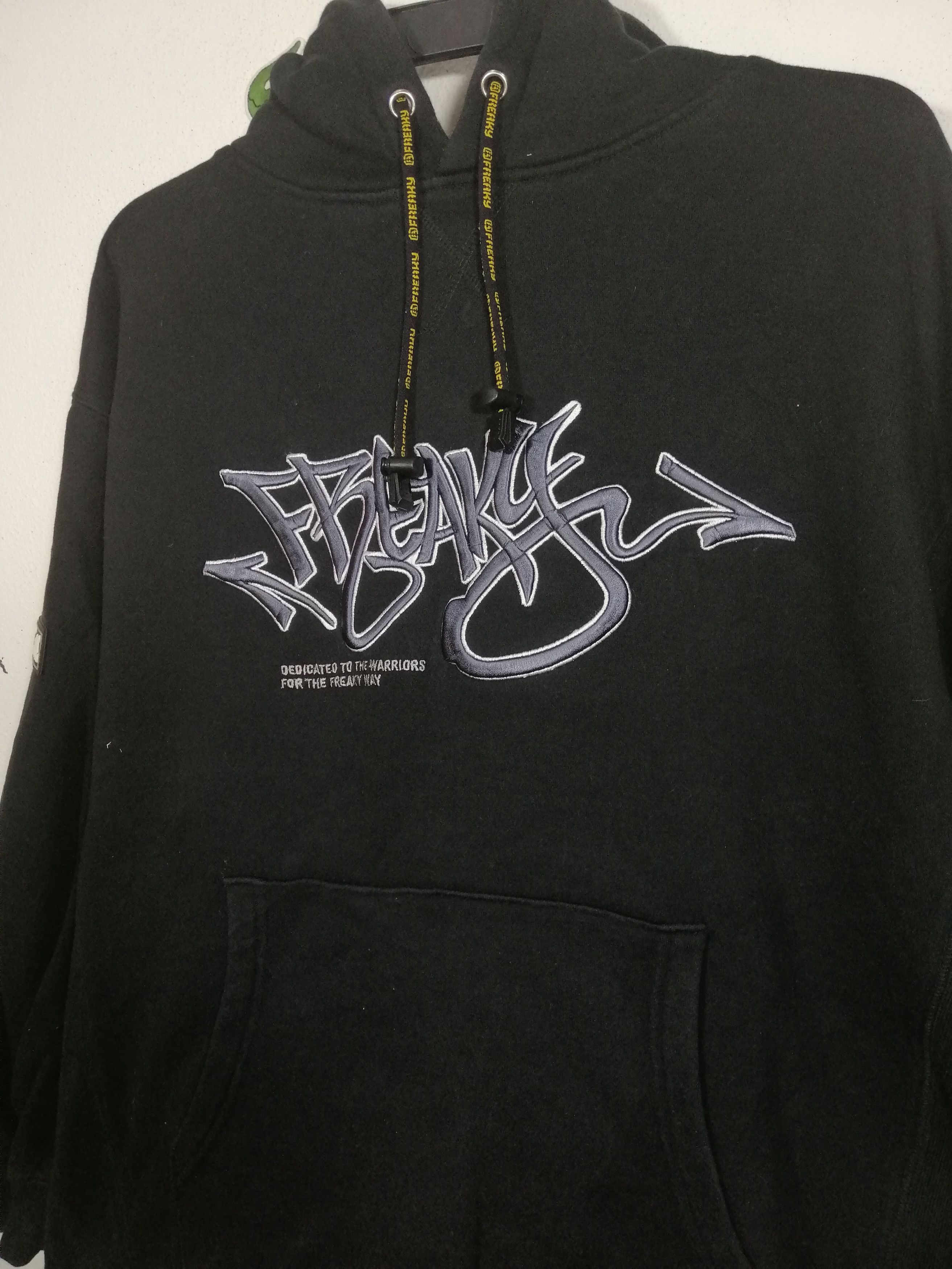 Japanese Brand RARE DESIGN FREAKY HOODIES Size US XL / EU 56 / 4 - 9 Thumbnail