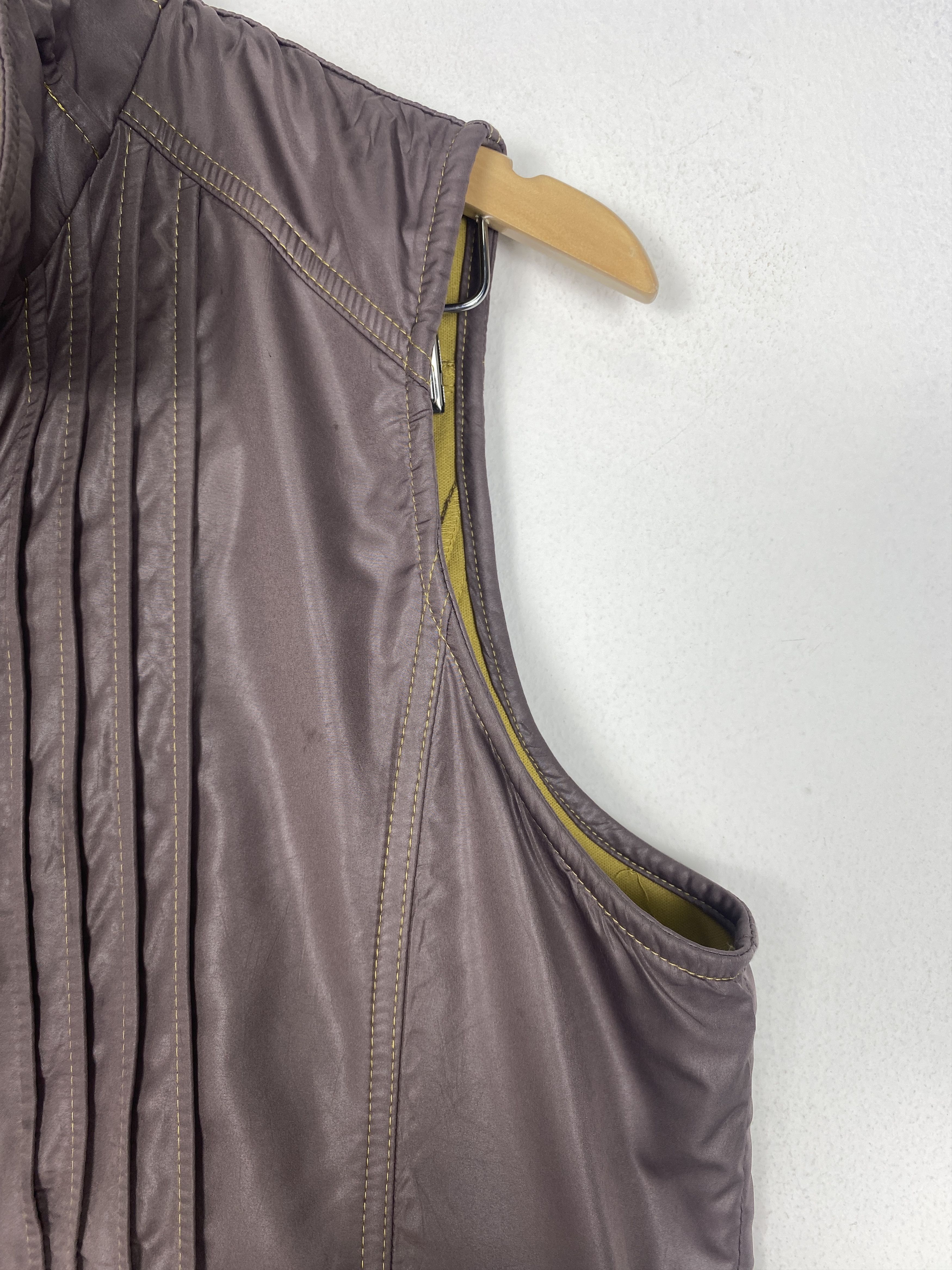 Japanese Brand Vintage MOCKA GIENE Button Vest V0144 Size US S / EU 44-46 / 1 - 3 Thumbnail