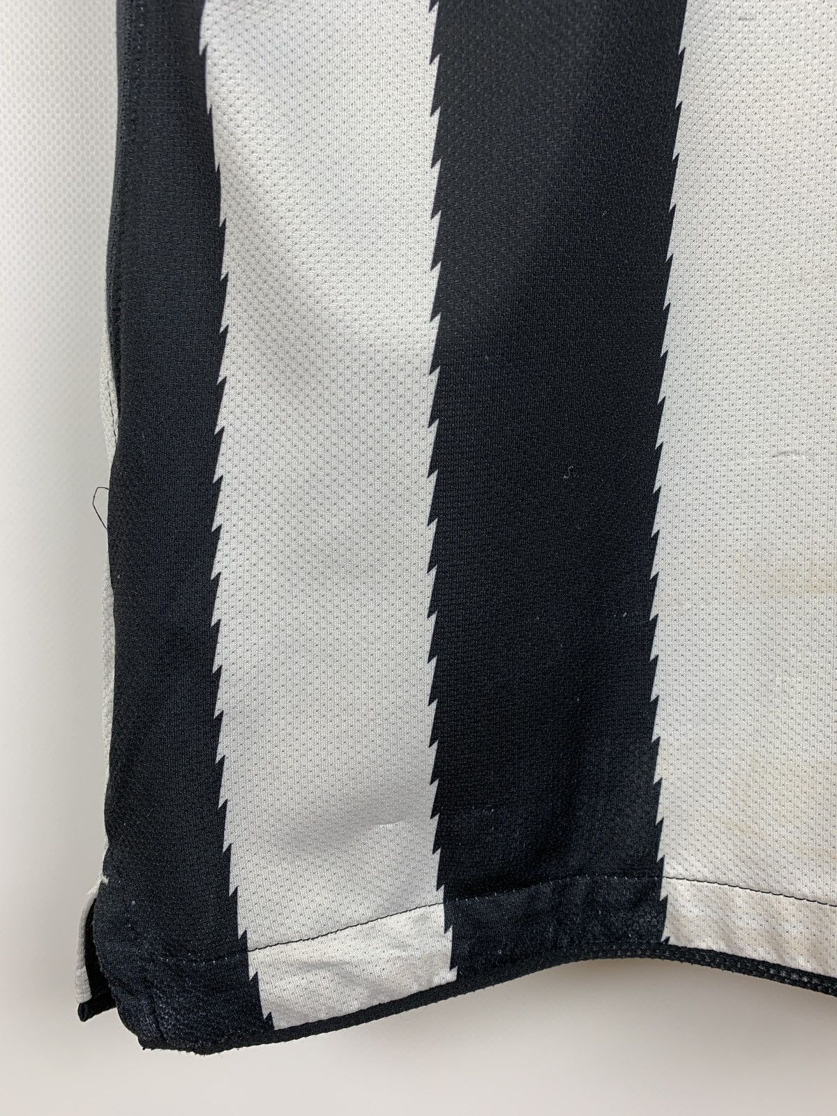 Nike 2010-11 Nike Juventus Home Soccer Jersey Size US S / EU 44-46 / 1 - 15 Thumbnail